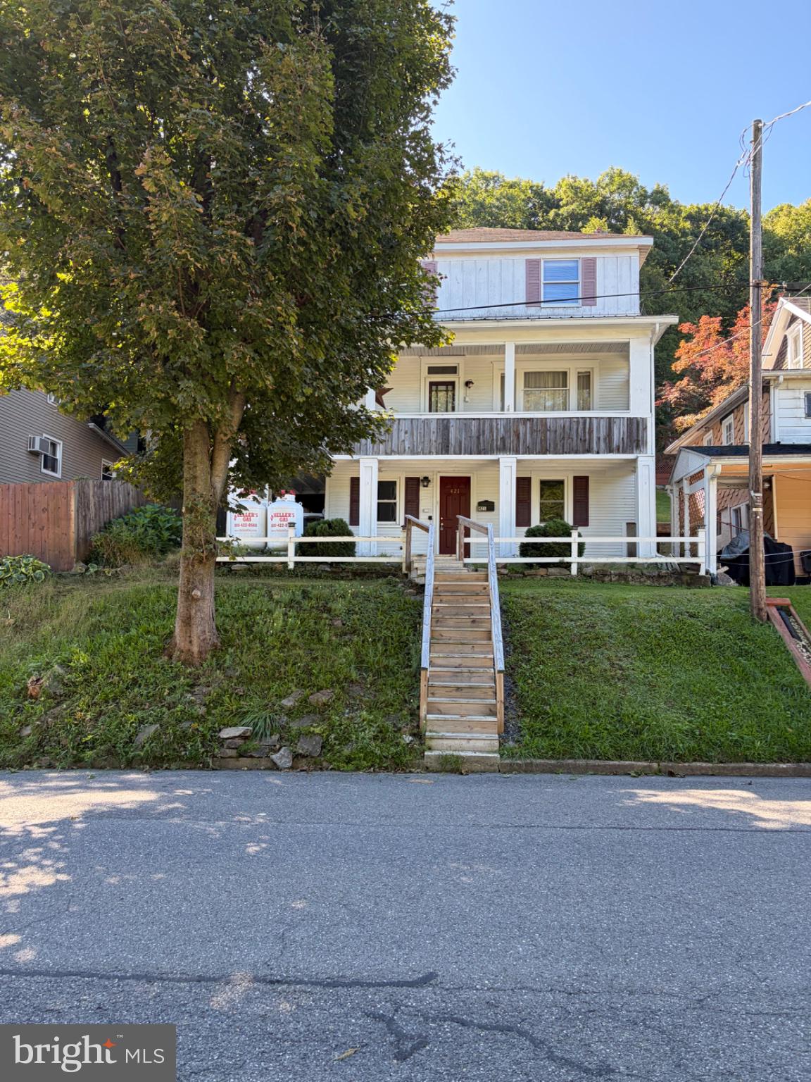 421 E RAILROAD STREET