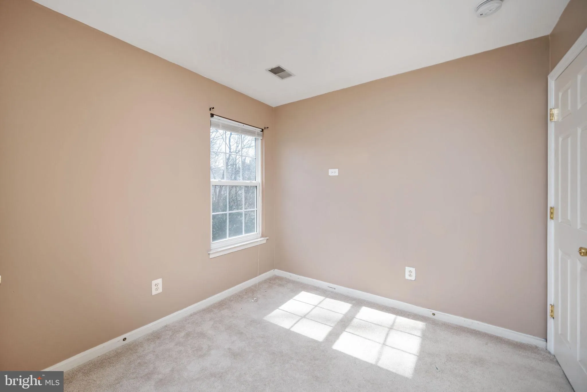 Manassas, Virginia 20112, United States, 5 Bedrooms Bedrooms, ,4 BathroomsBathrooms,Residential,Contingent,79204