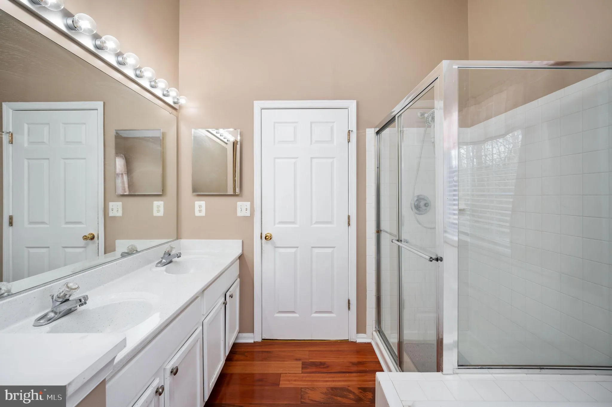 Manassas, Virginia 20112, United States, 5 Bedrooms Bedrooms, ,4 BathroomsBathrooms,Residential,Contingent,79204