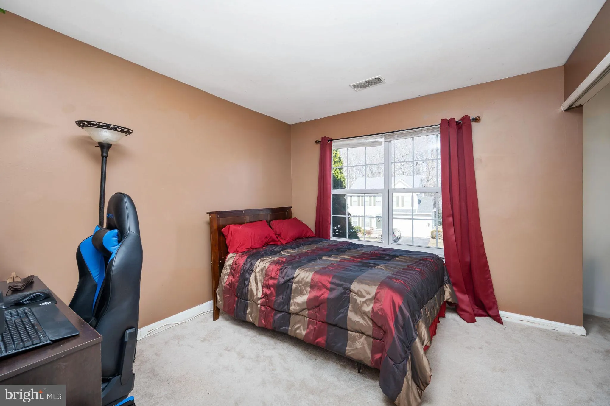 Manassas, Virginia 20112, United States, 5 Bedrooms Bedrooms, ,4 BathroomsBathrooms,Residential,Contingent,79204