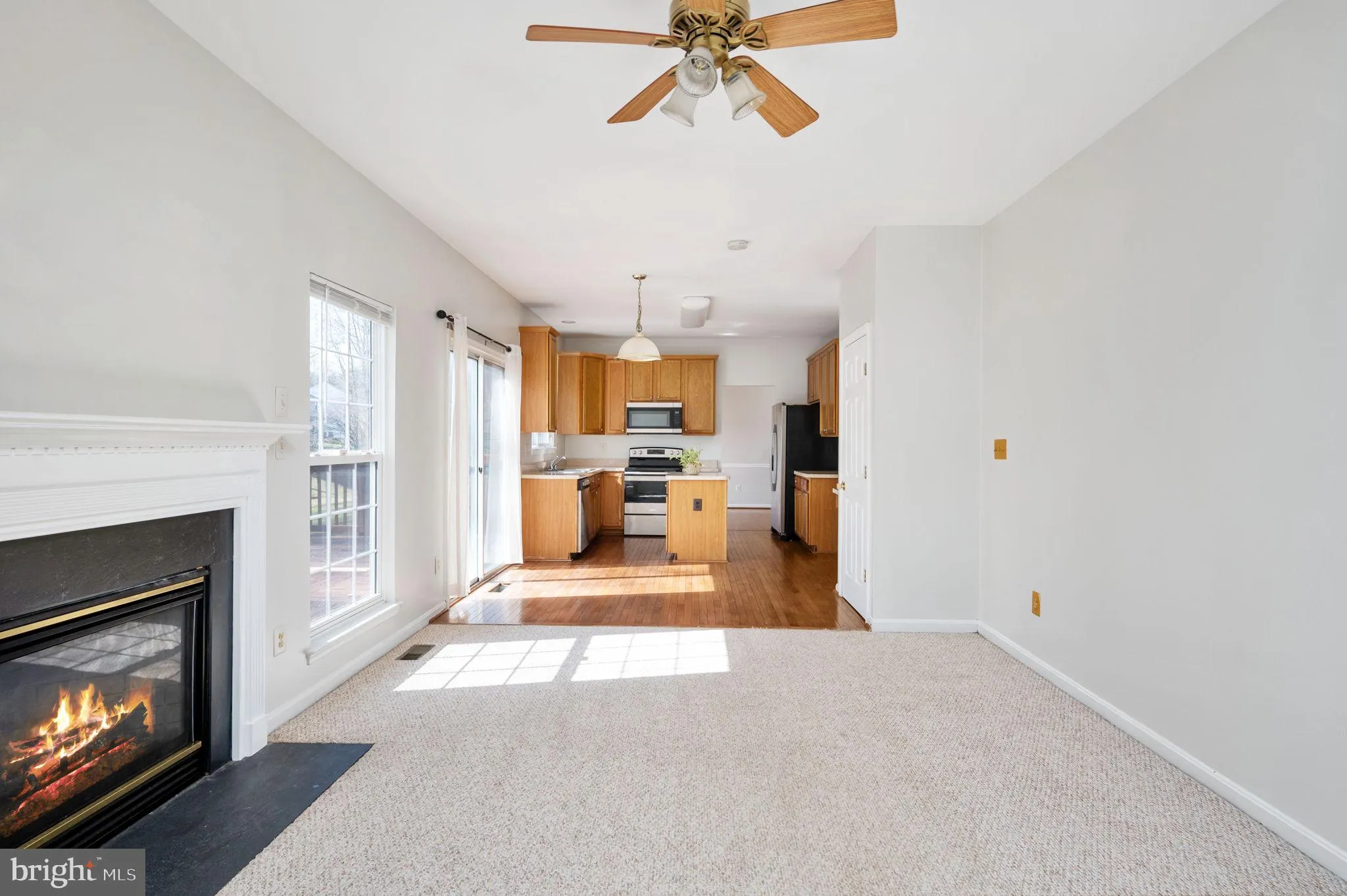 Manassas, Virginia 20112, United States, 5 Bedrooms Bedrooms, ,4 BathroomsBathrooms,Residential,Contingent,79204