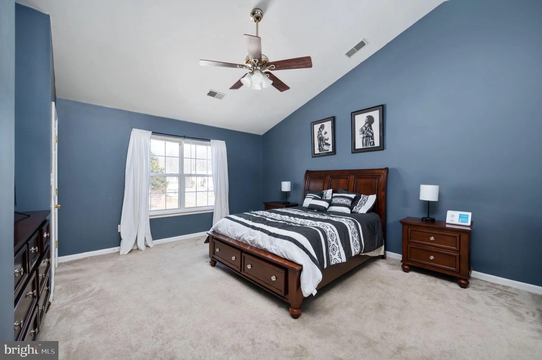 Manassas, Virginia 20112, United States, 5 Bedrooms Bedrooms, ,4 BathroomsBathrooms,Residential,Contingent,79204