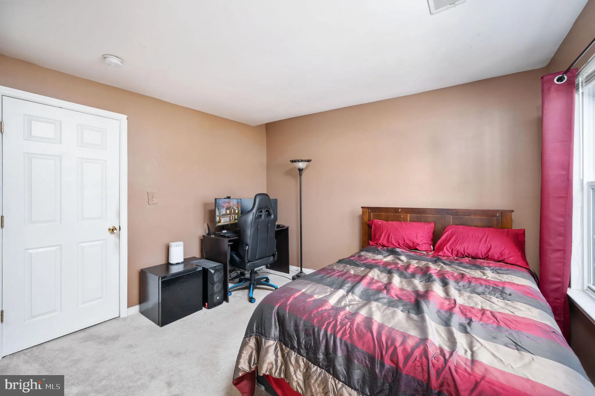 Manassas, Virginia 20112, United States, 5 Bedrooms Bedrooms, ,4 BathroomsBathrooms,Residential,Contingent,79204