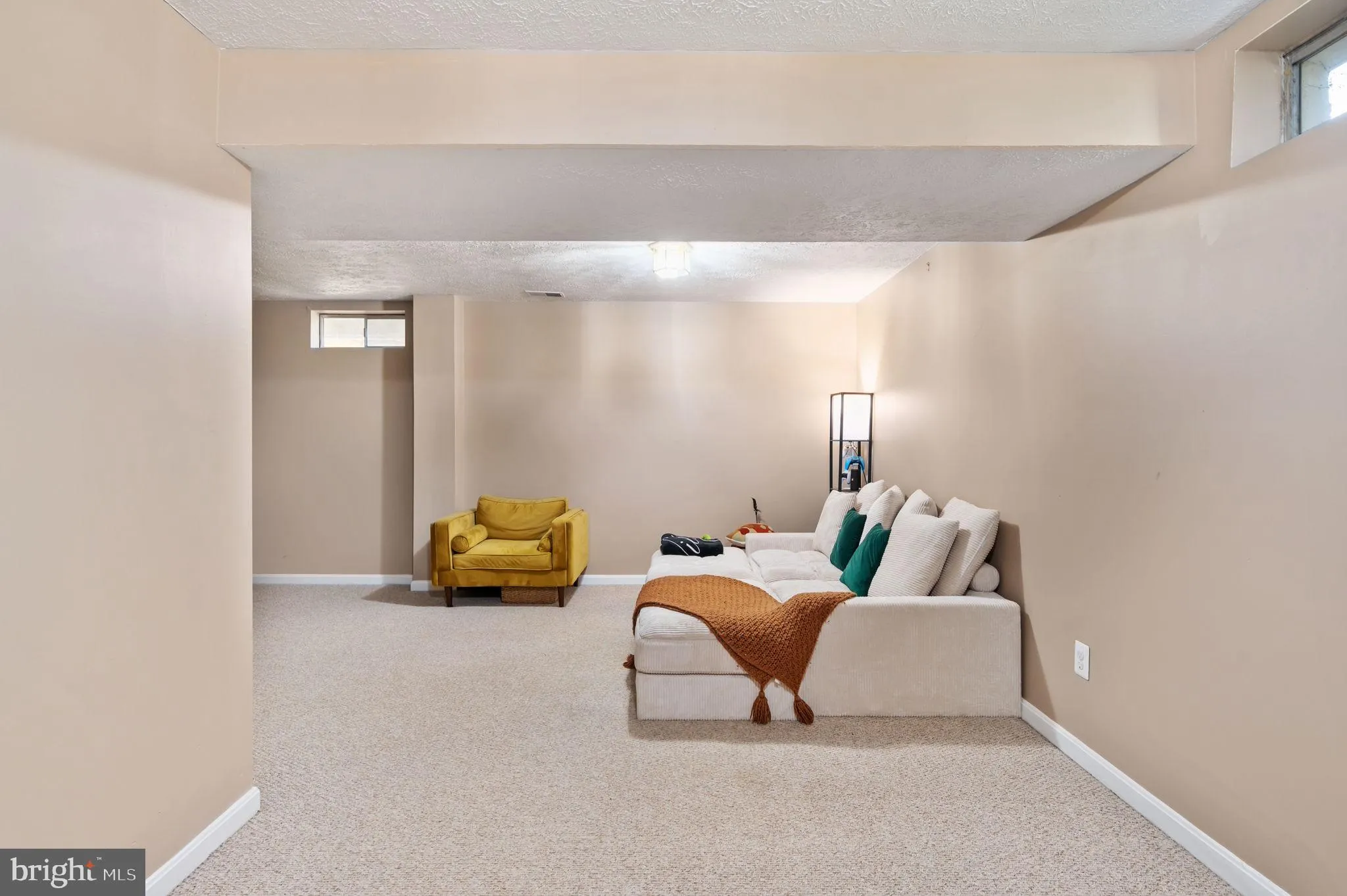 Manassas, Virginia 20112, United States, 5 Bedrooms Bedrooms, ,4 BathroomsBathrooms,Residential,Contingent,79204