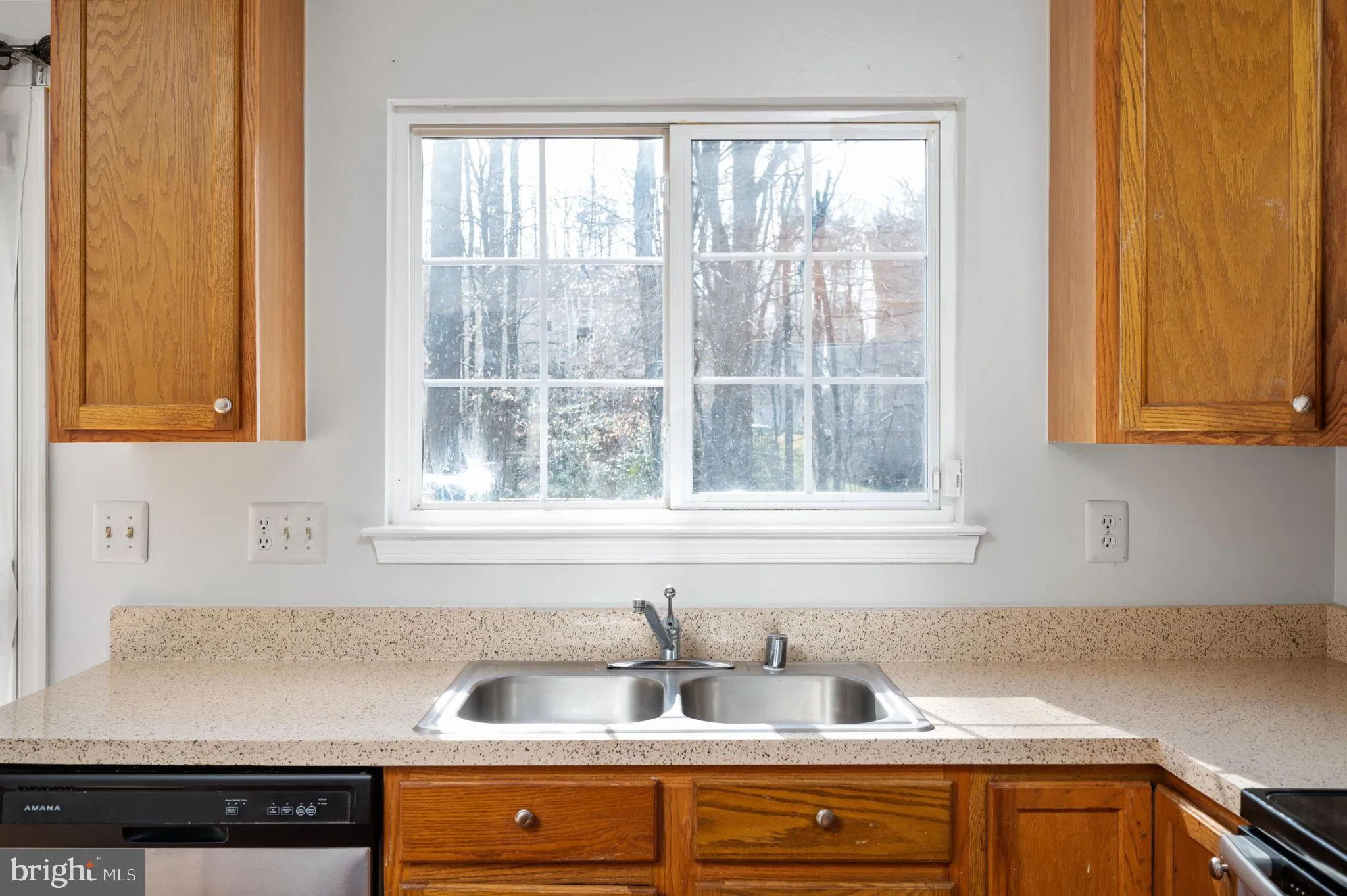 Manassas, Virginia 20112, United States, 5 Bedrooms Bedrooms, ,4 BathroomsBathrooms,Residential,Contingent,79204