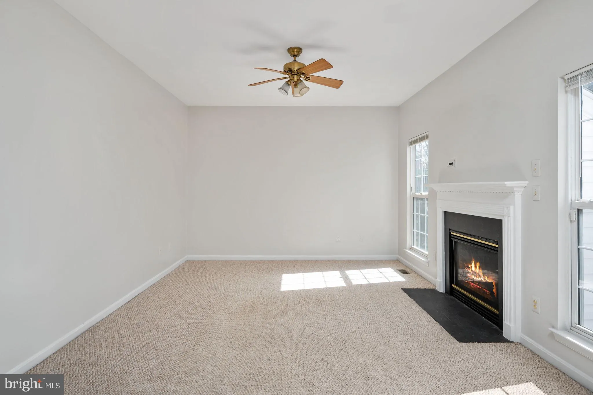 Manassas, Virginia 20112, United States, 5 Bedrooms Bedrooms, ,4 BathroomsBathrooms,Residential,Contingent,79204