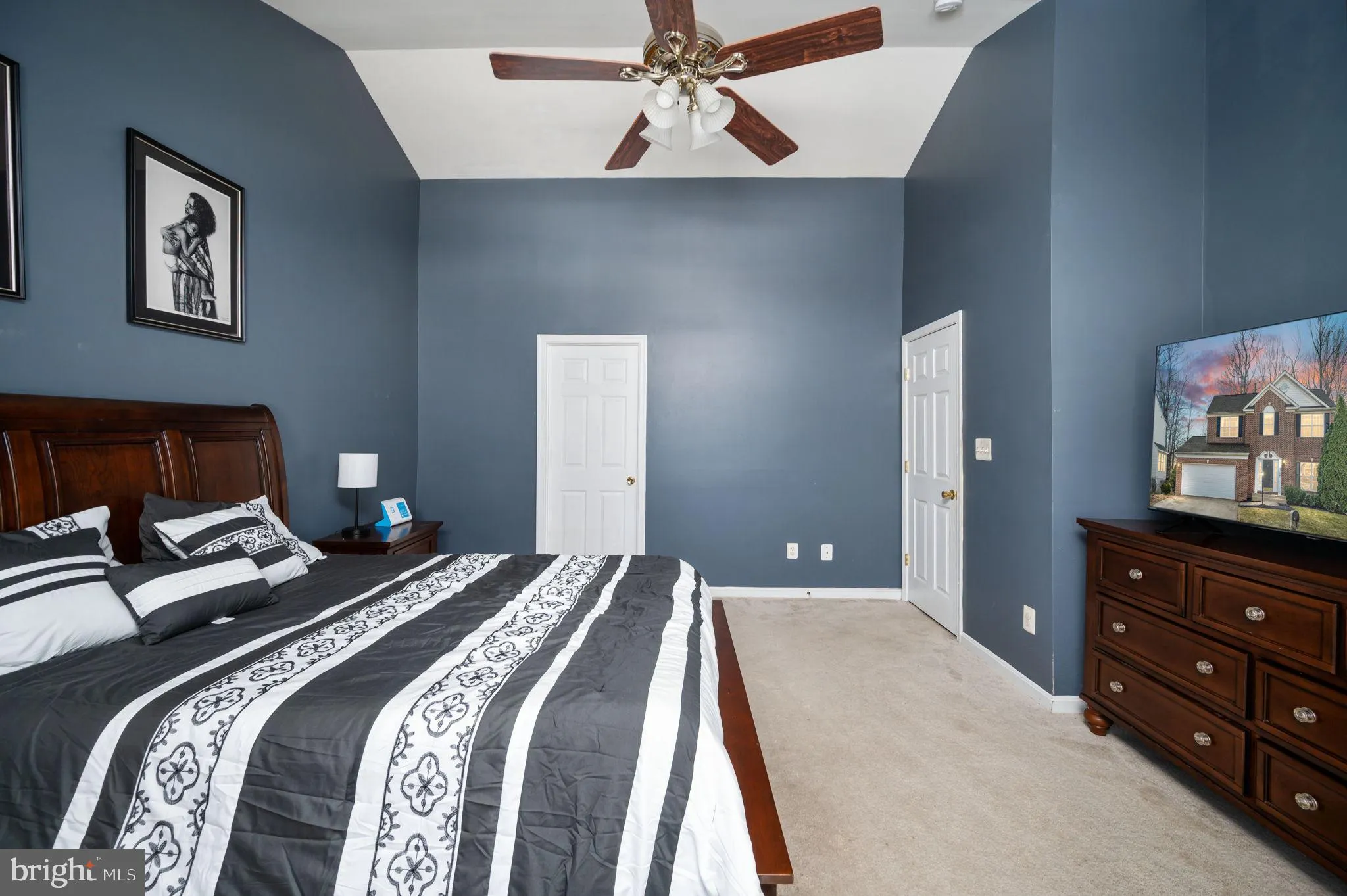 Manassas, Virginia 20112, United States, 5 Bedrooms Bedrooms, ,4 BathroomsBathrooms,Residential,Contingent,79204