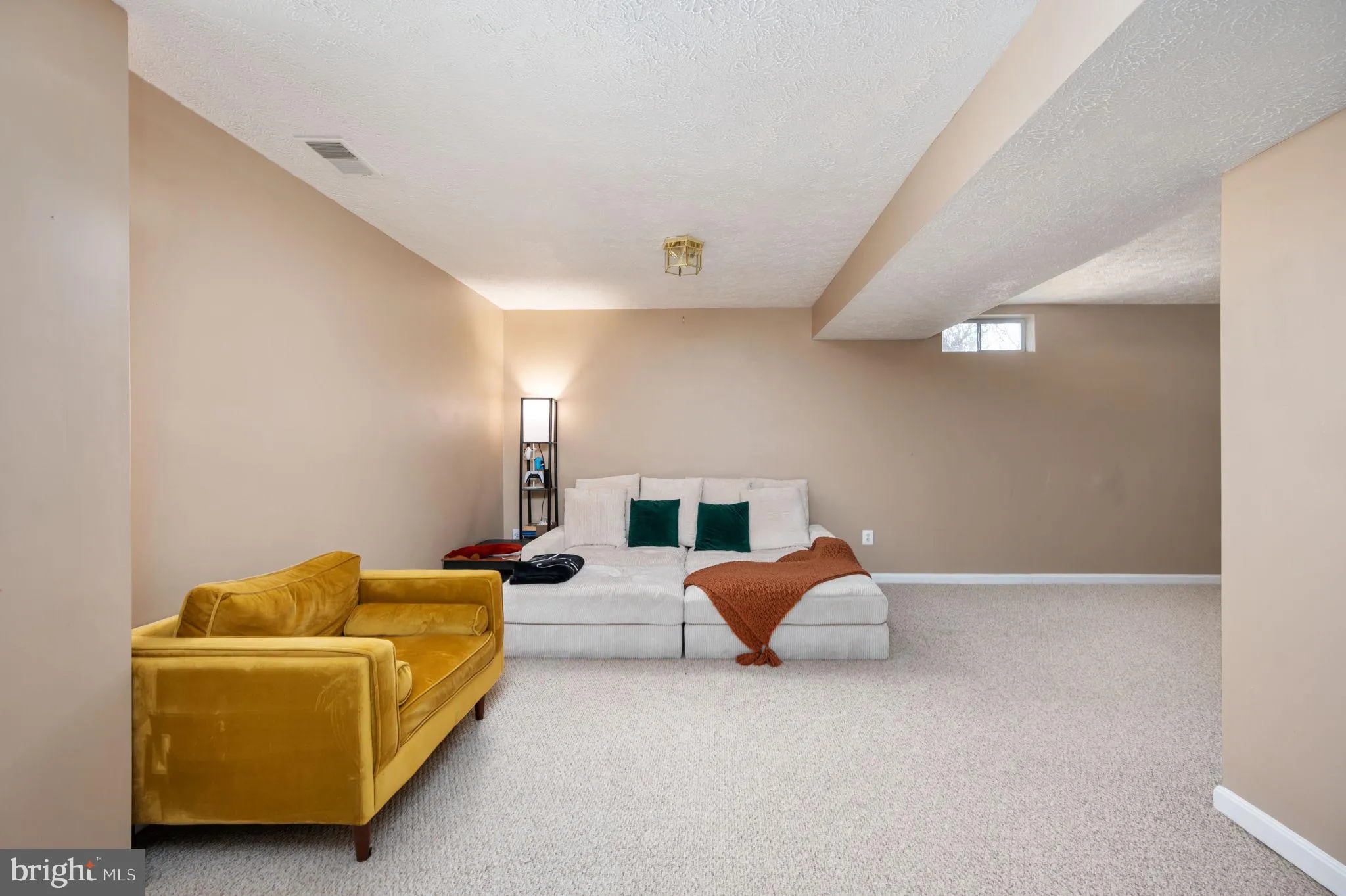 Manassas, Virginia 20112, United States, 5 Bedrooms Bedrooms, ,4 BathroomsBathrooms,Residential,Contingent,79204