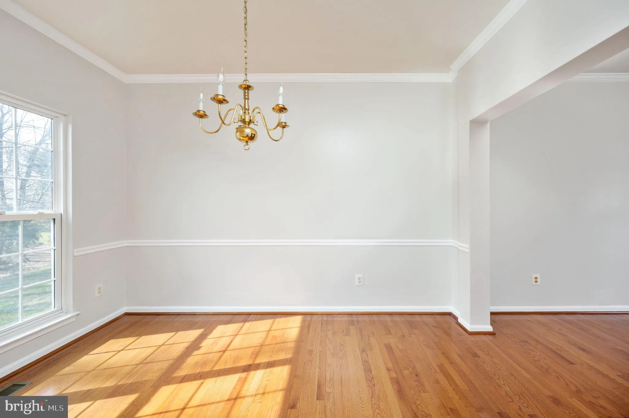 Manassas, Virginia 20112, United States, 5 Bedrooms Bedrooms, ,4 BathroomsBathrooms,Residential,Contingent,79204