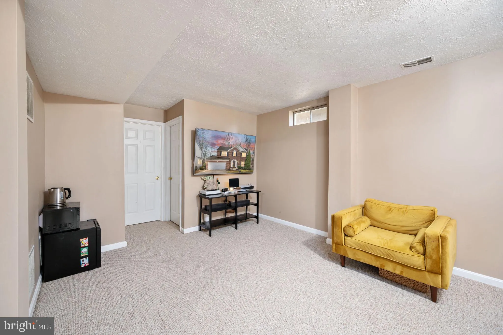 Manassas, Virginia 20112, United States, 5 Bedrooms Bedrooms, ,4 BathroomsBathrooms,Residential,Contingent,79204