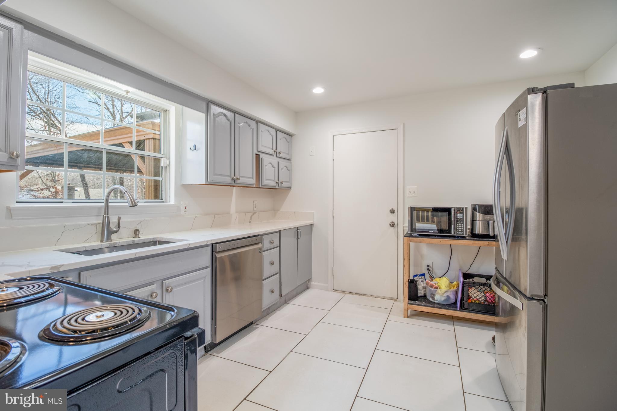 LAKE RIDGE - Residential