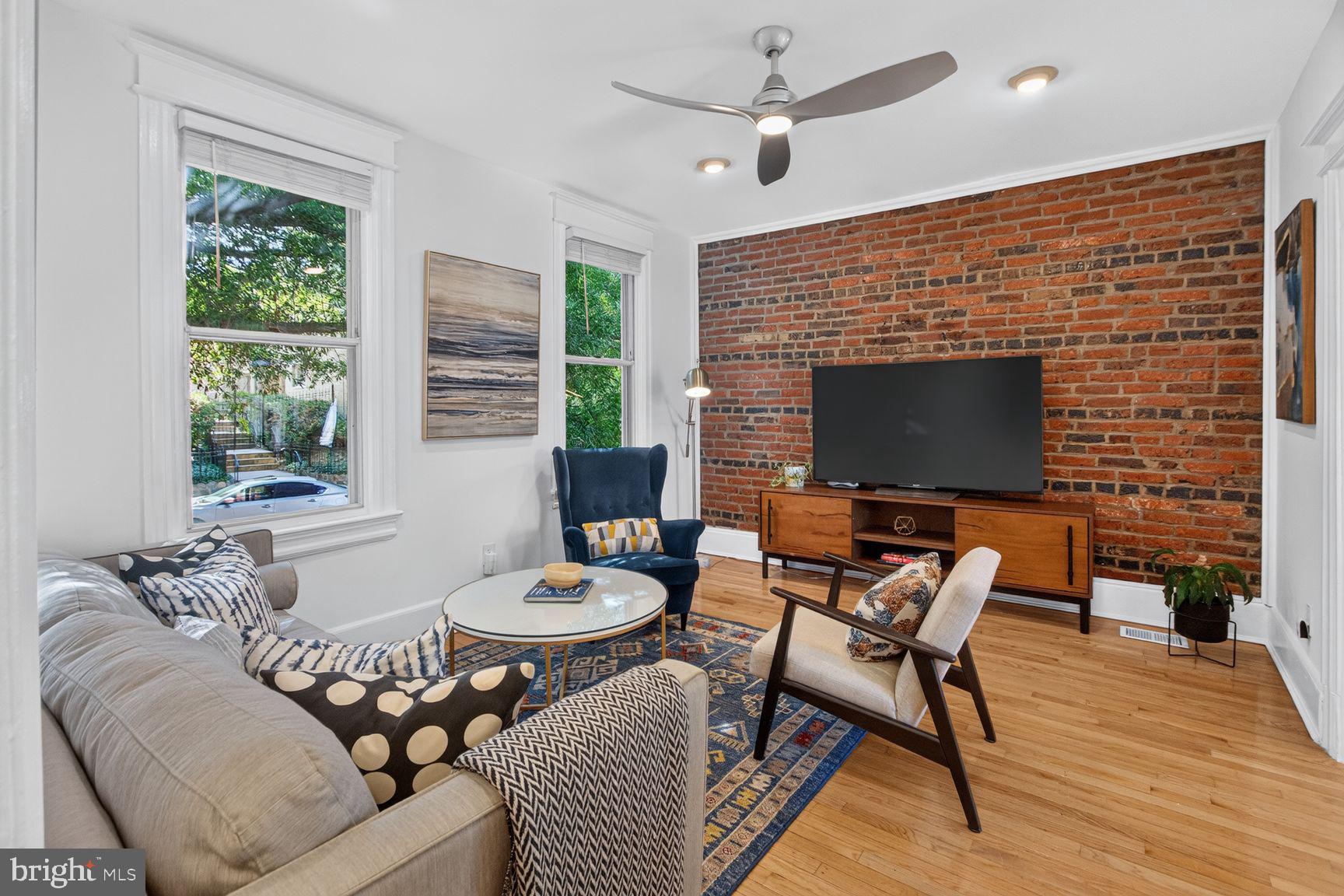 1902 LINCOLN ROAD NE