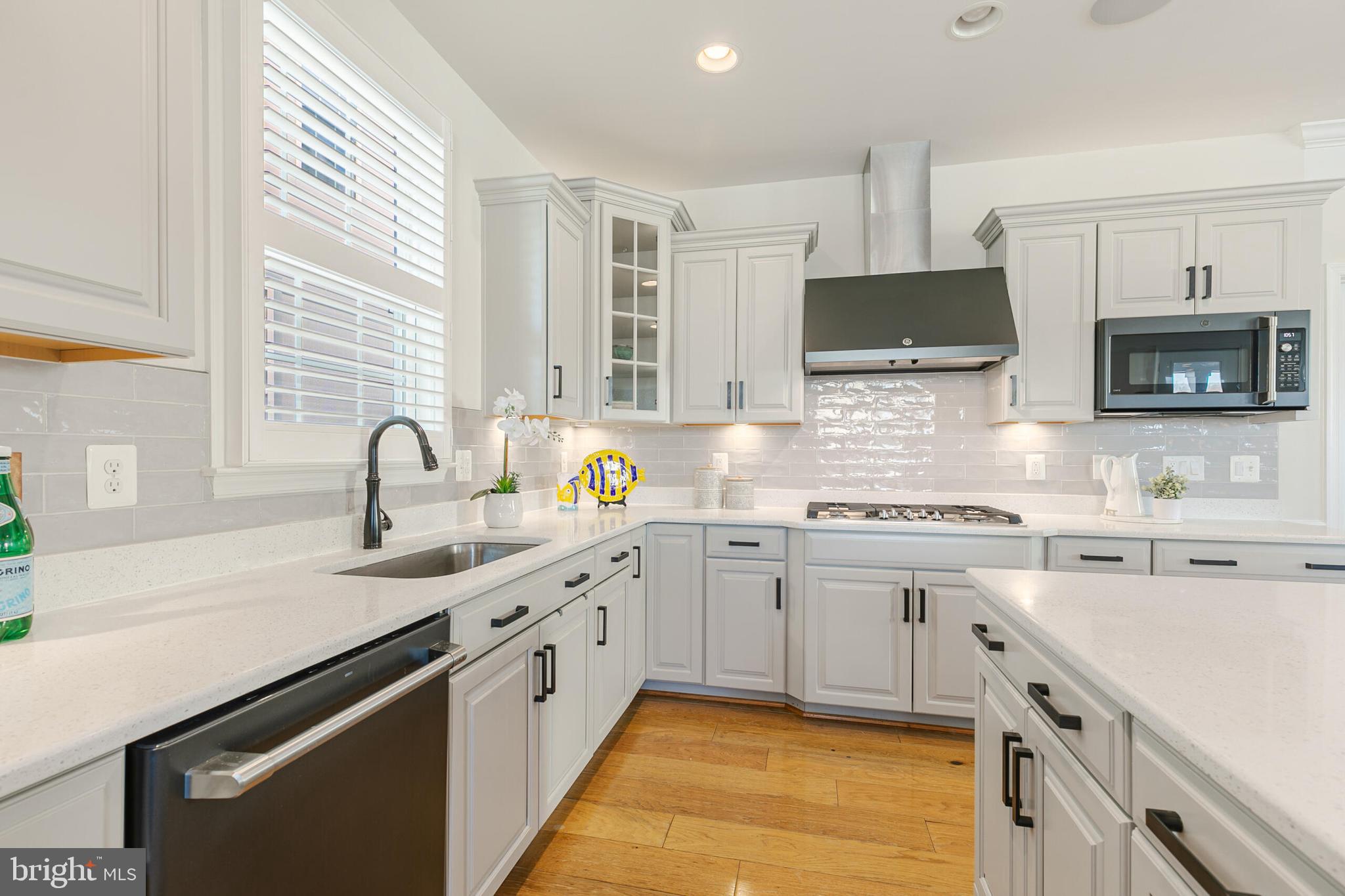 CREST OF ALEXANDRIA - Residential