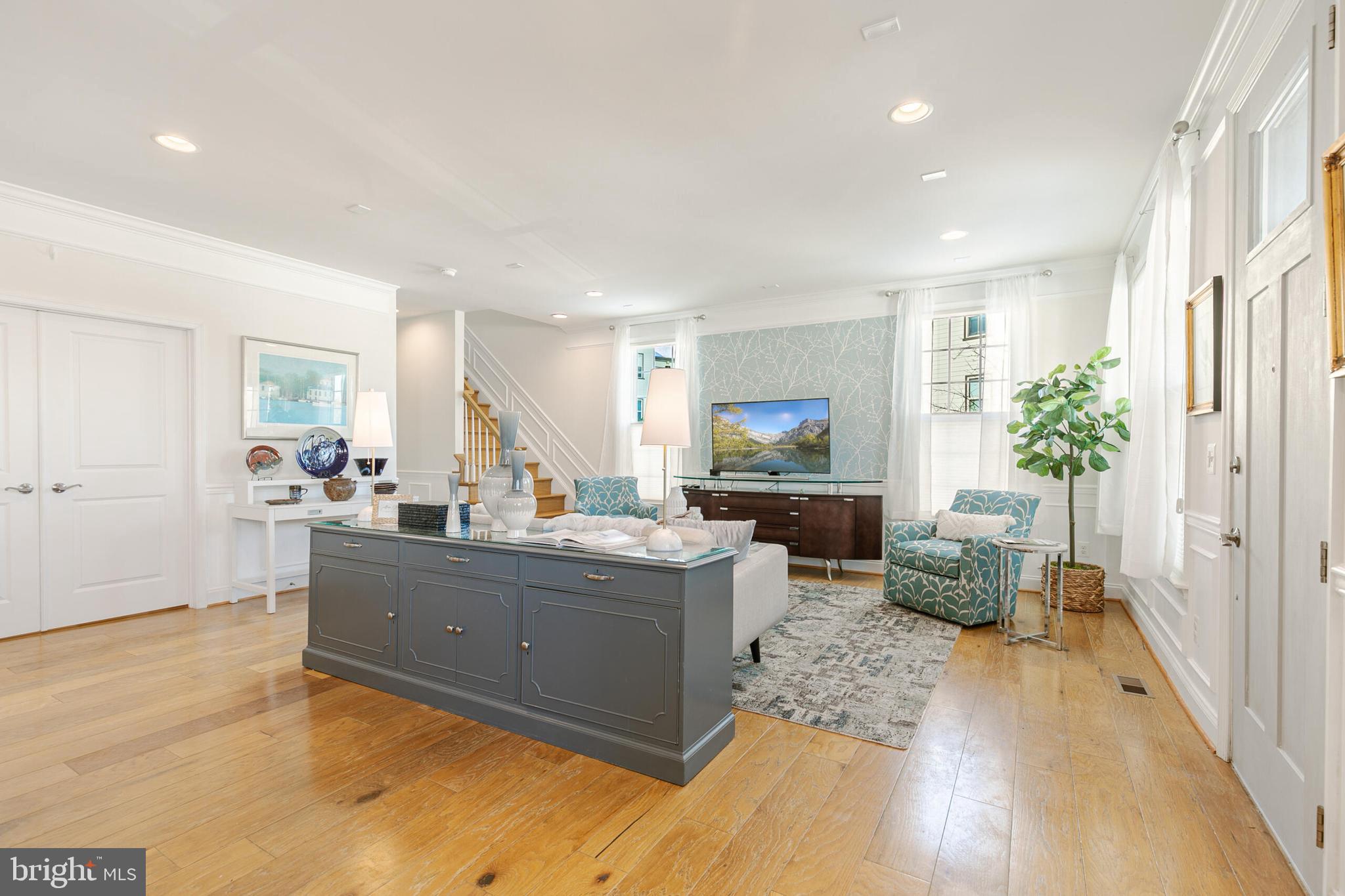 CREST OF ALEXANDRIA - Residential