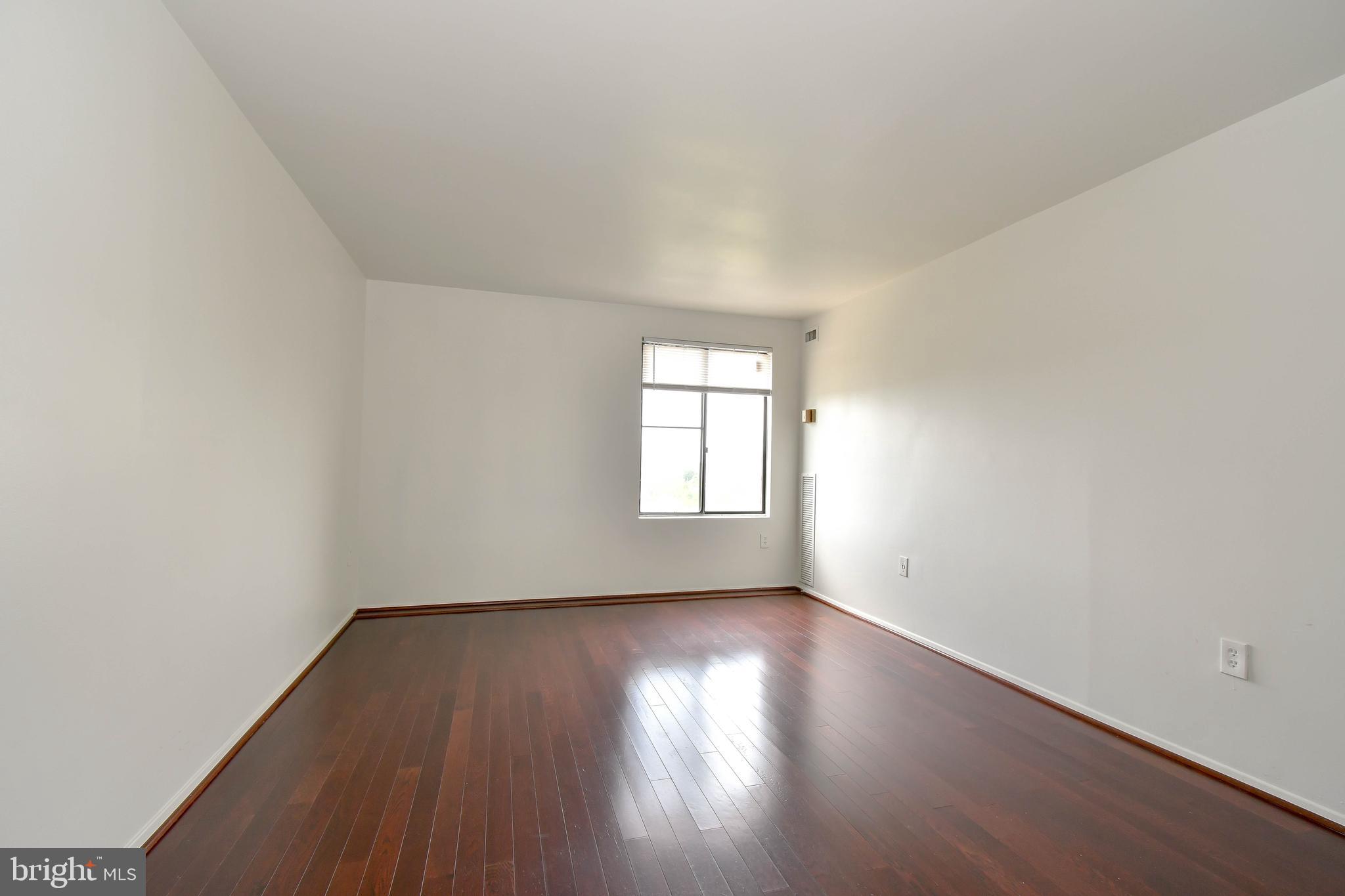 SENTINEL OF LANDMARK - Residential Lease