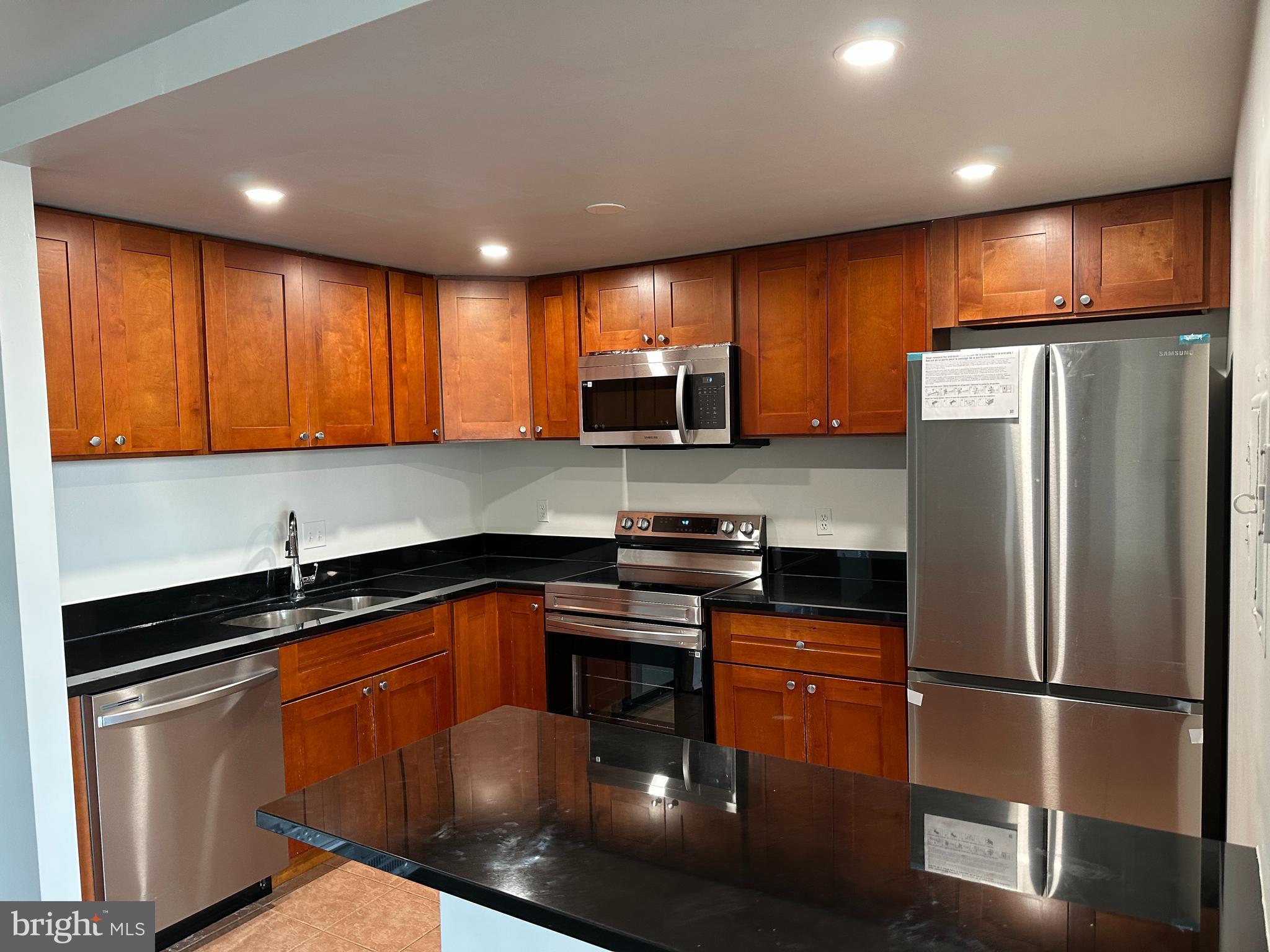 SENTINEL OF LANDMARK - Residential Lease