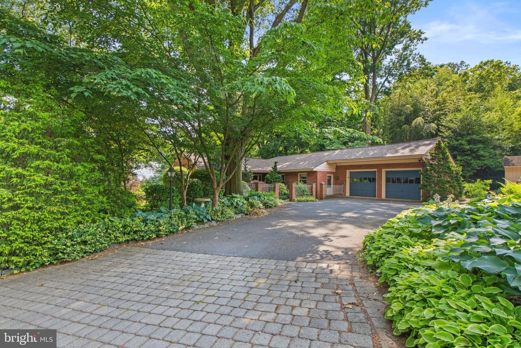 Photo of 104 Blossom Hill Drive, Lancaster, PA 17601 (MLS # PALA2051190)