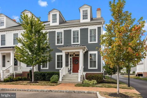 1819 WINDFLOWER LANE YARDLEY PA 19067