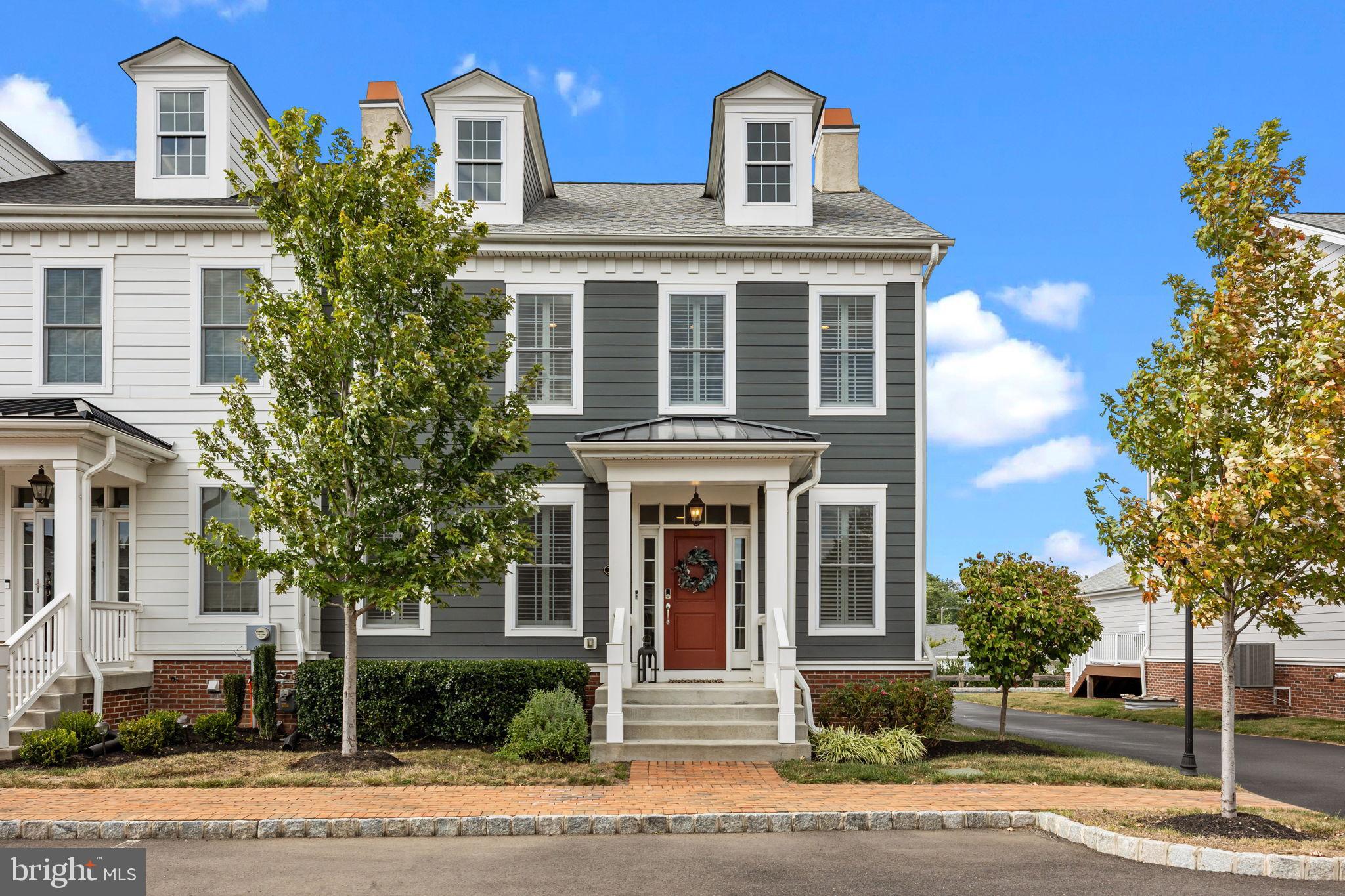 1819 WINDFLOWER LANE