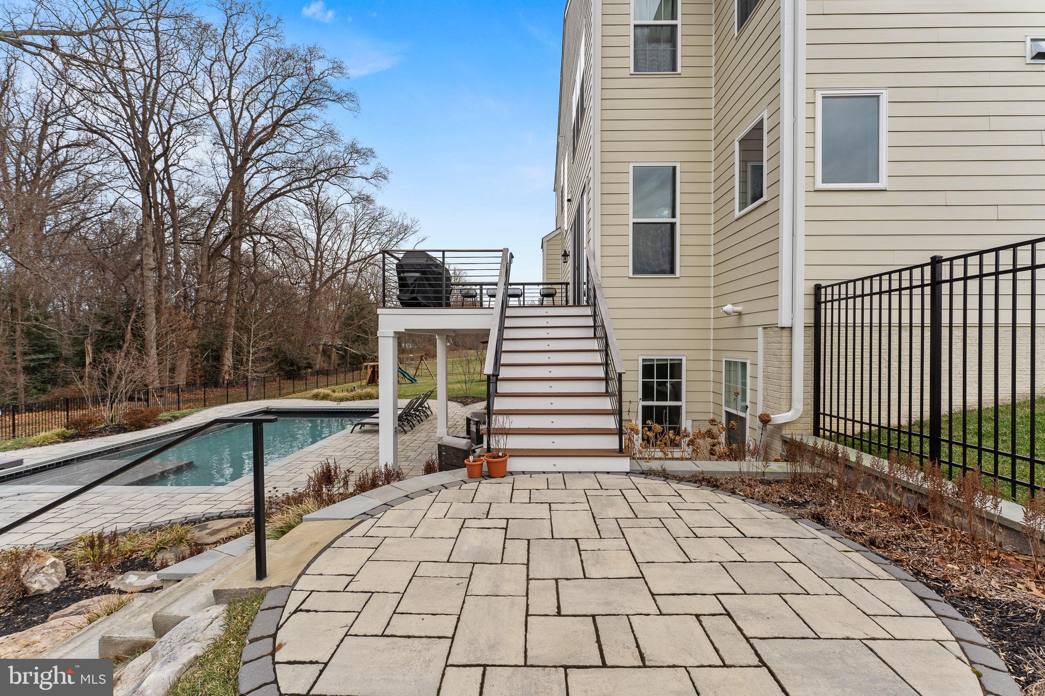 RIVERMONT - Residential