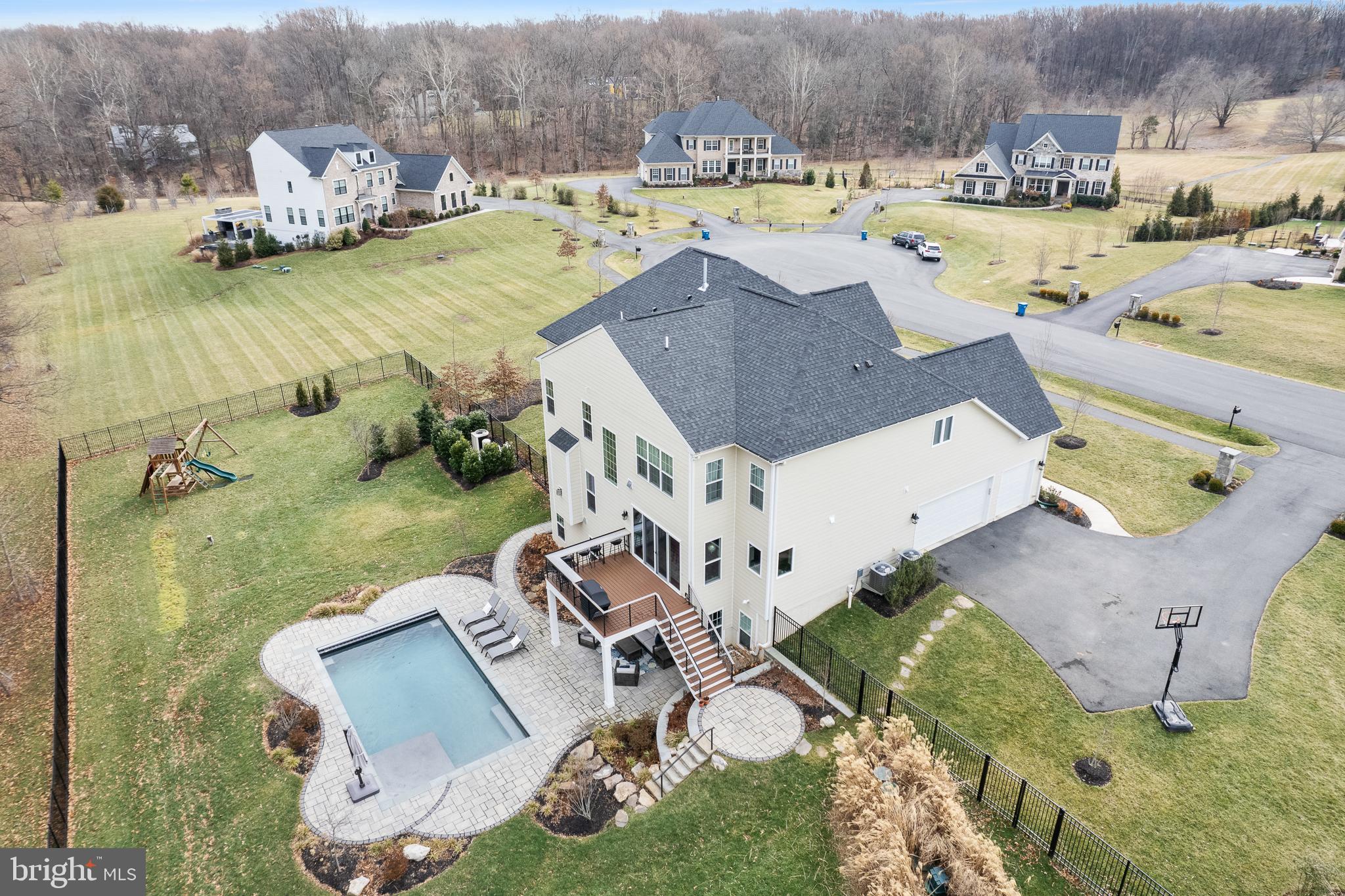 RIVERMONT - Residential