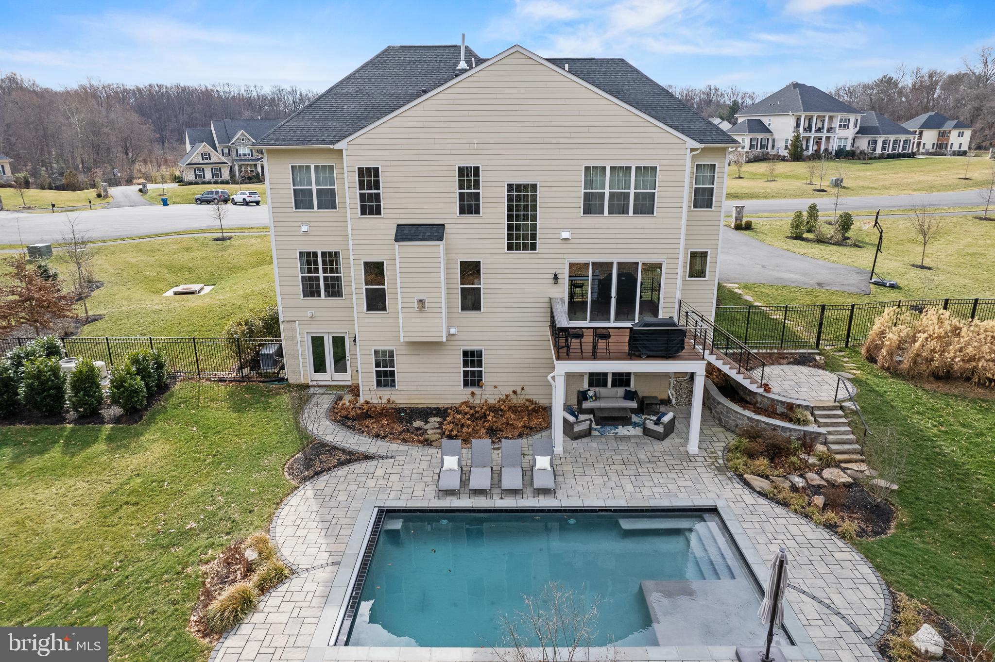 RIVERMONT - Residential