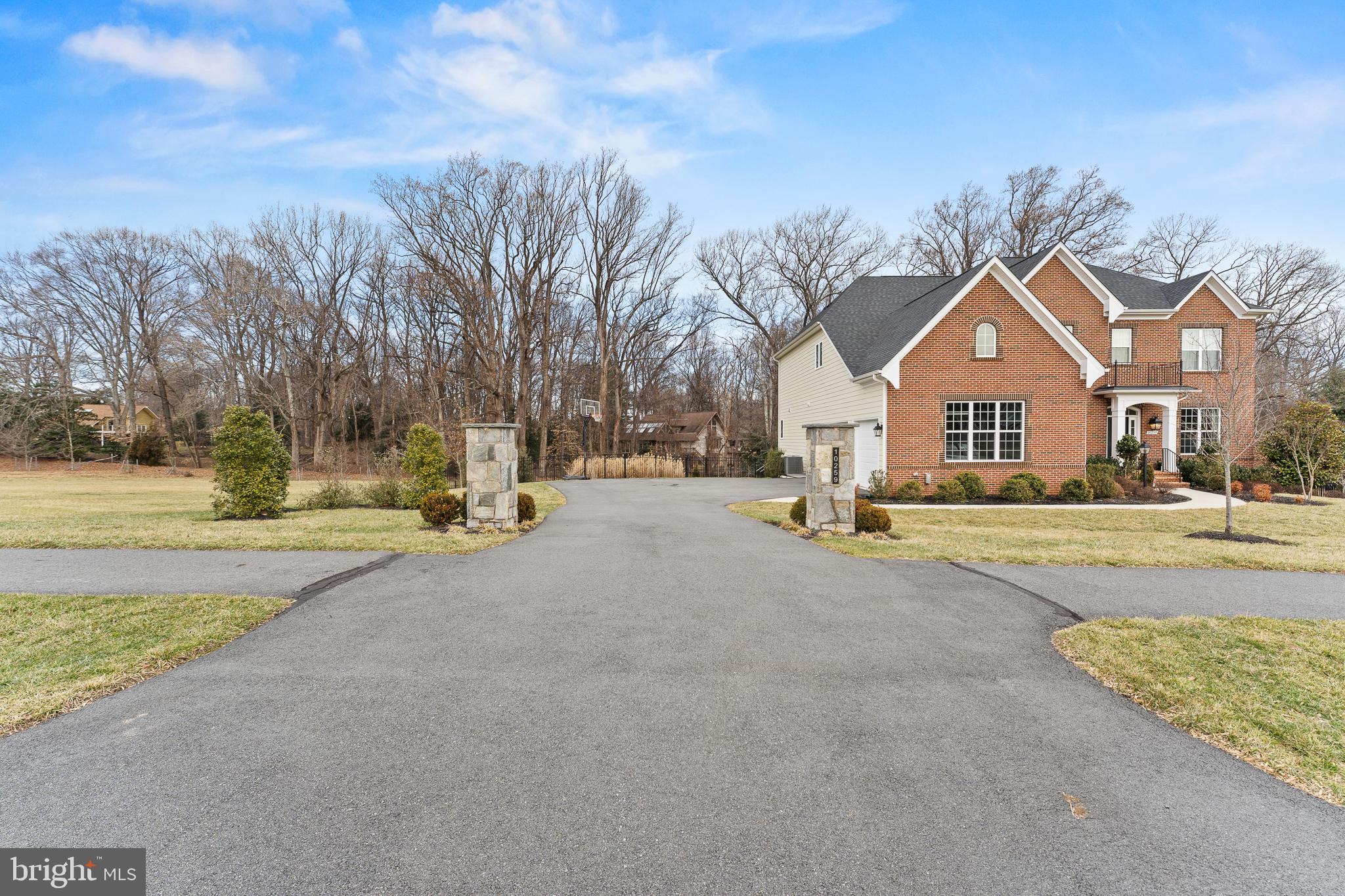 RIVERMONT - Residential