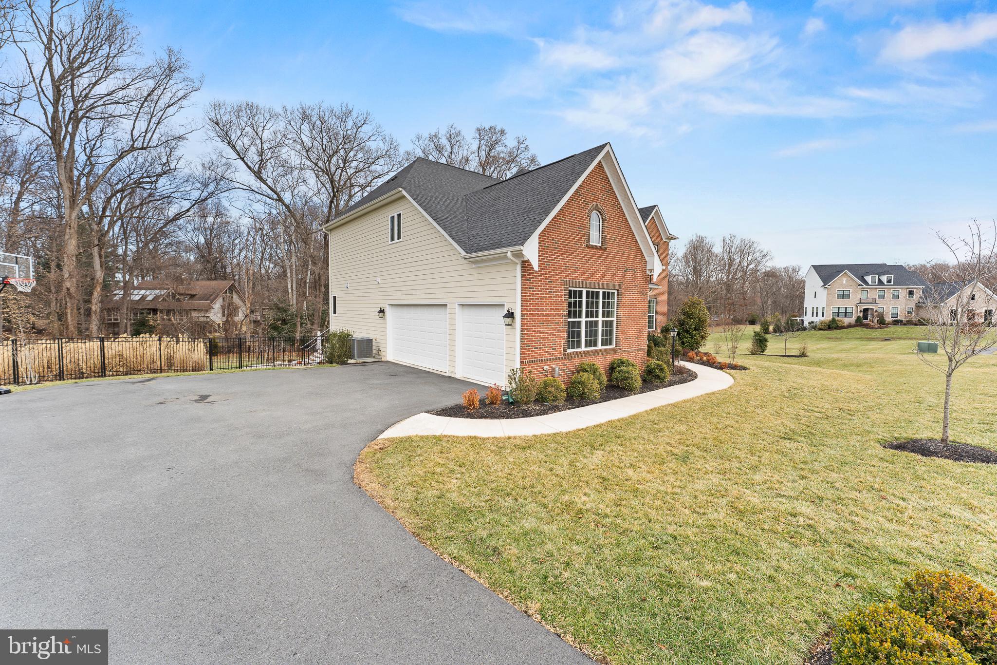 RIVERMONT - Residential