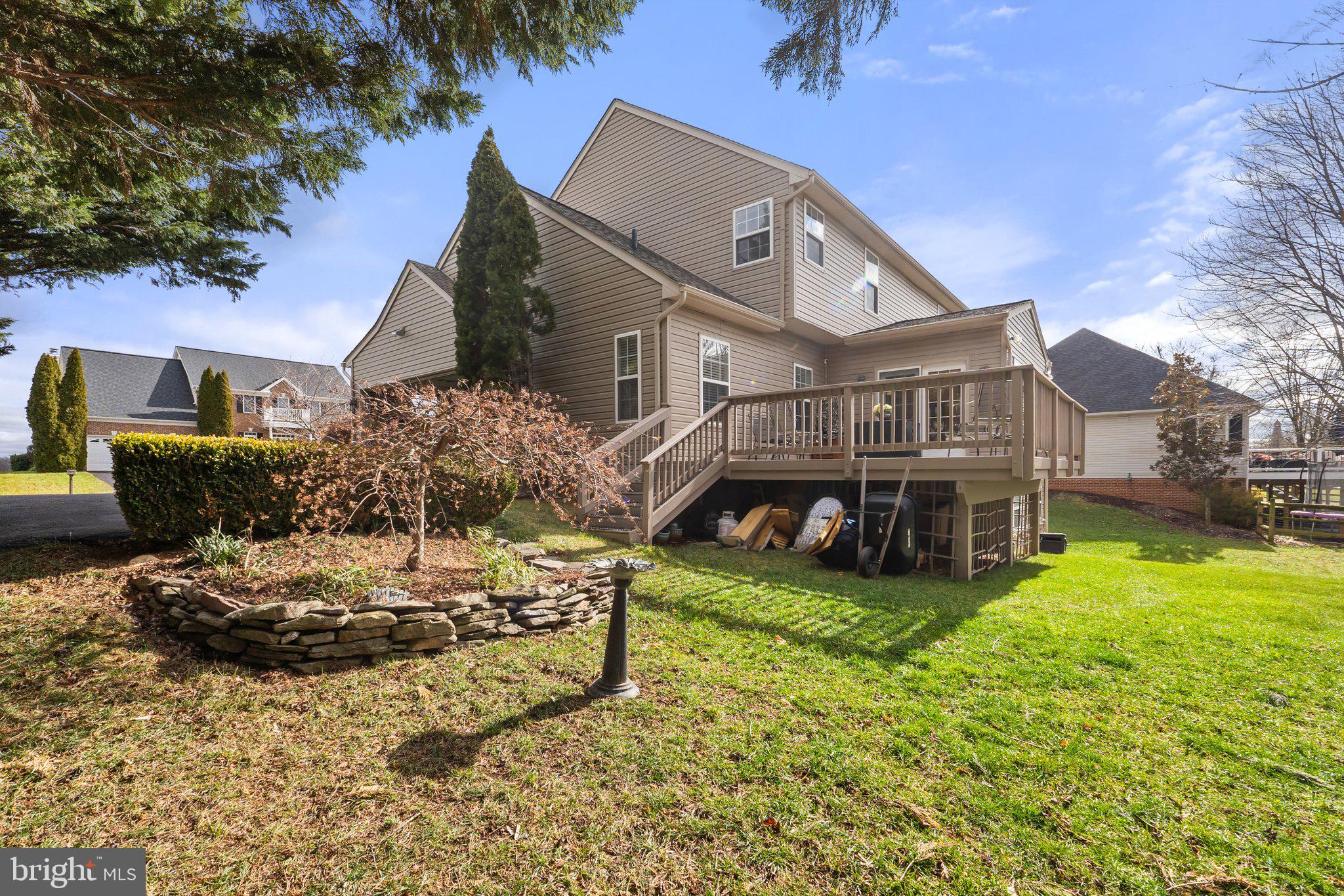 LOCUST HILL - Residential