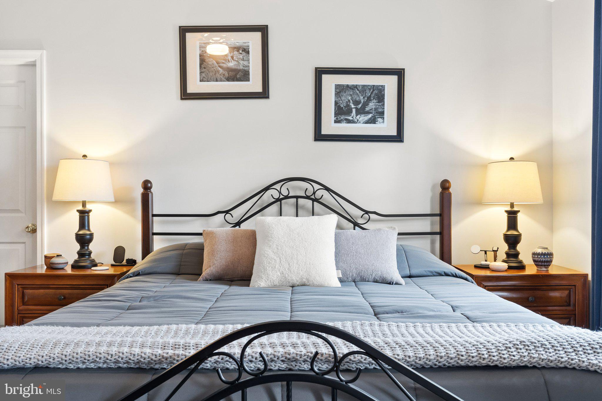 LOCUST HILL - Residential