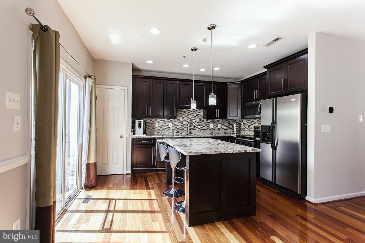 7086 WATER OAK ROAD 200