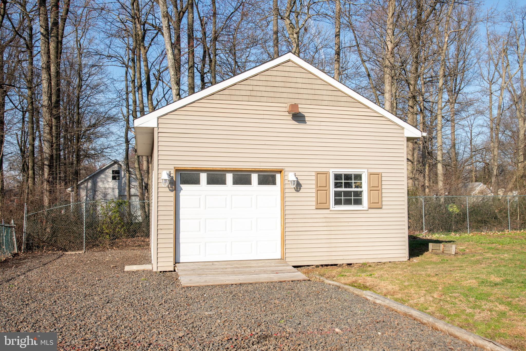 EDDINGTON GDNS - Residential