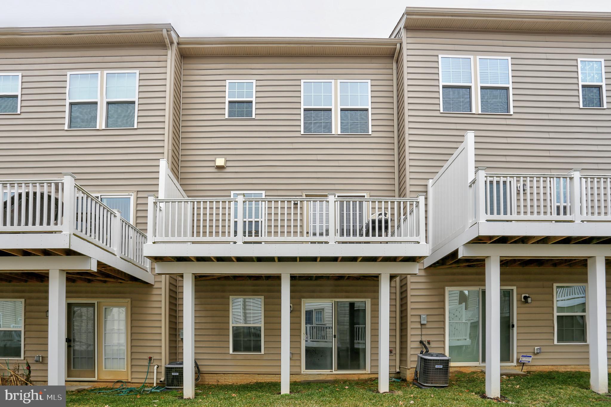 HOWARD SQUARE - Residential Lease