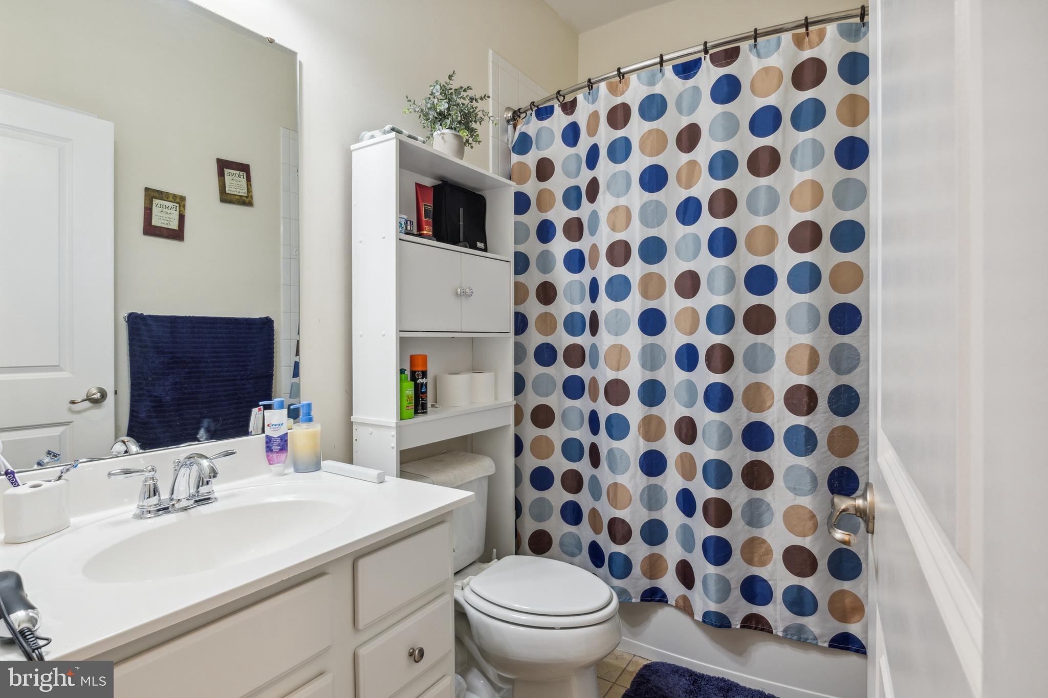 HOWARD SQUARE - Residential Lease