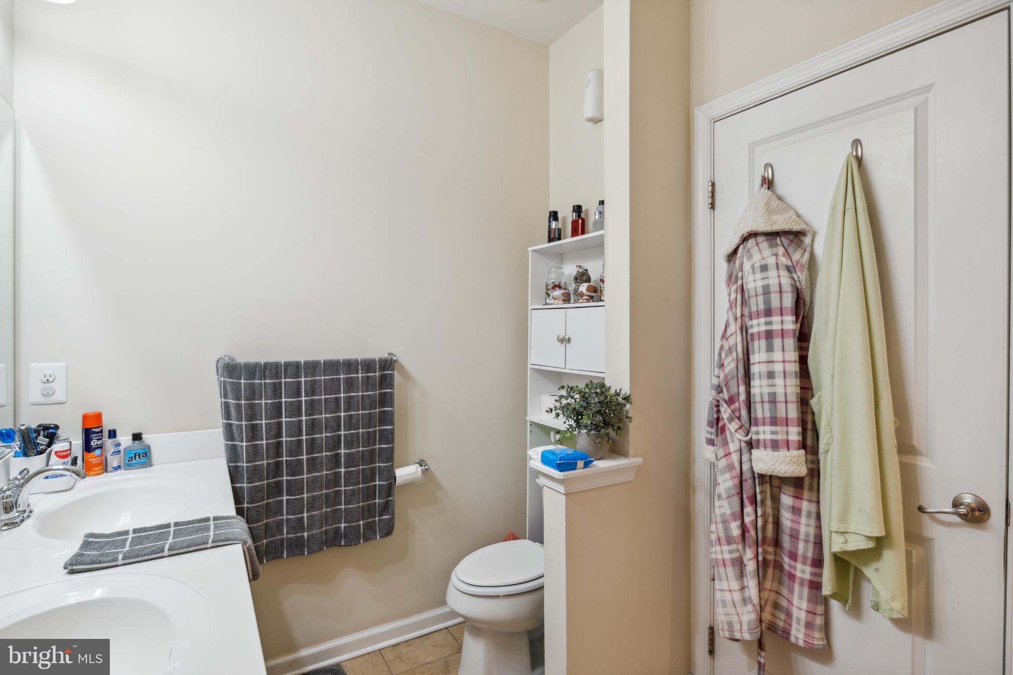 HOWARD SQUARE - Residential Lease