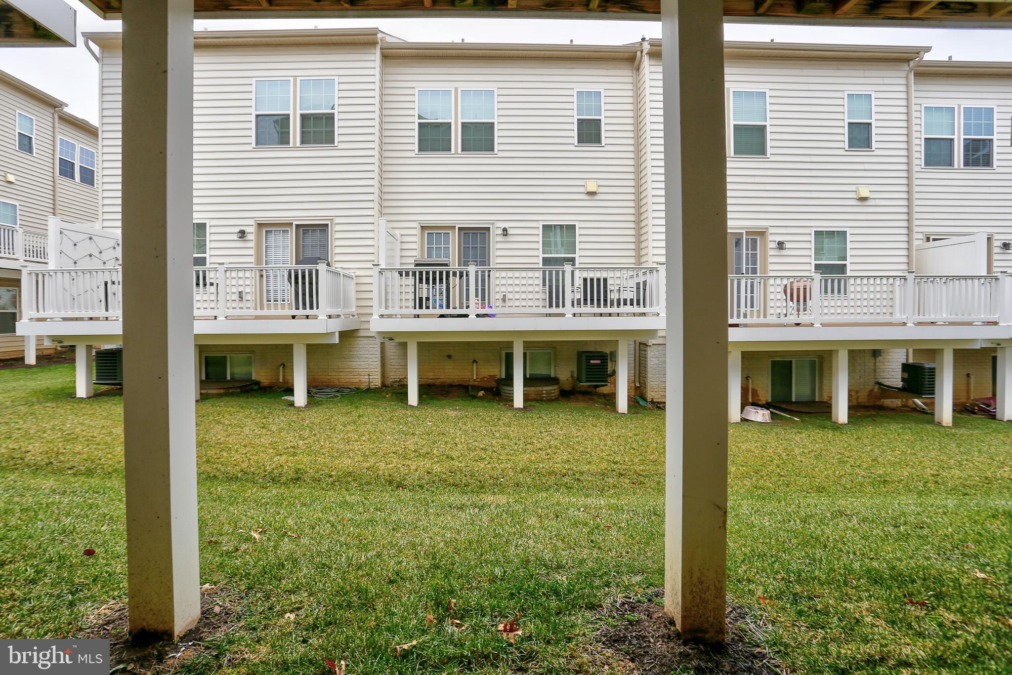 HOWARD SQUARE - Residential Lease