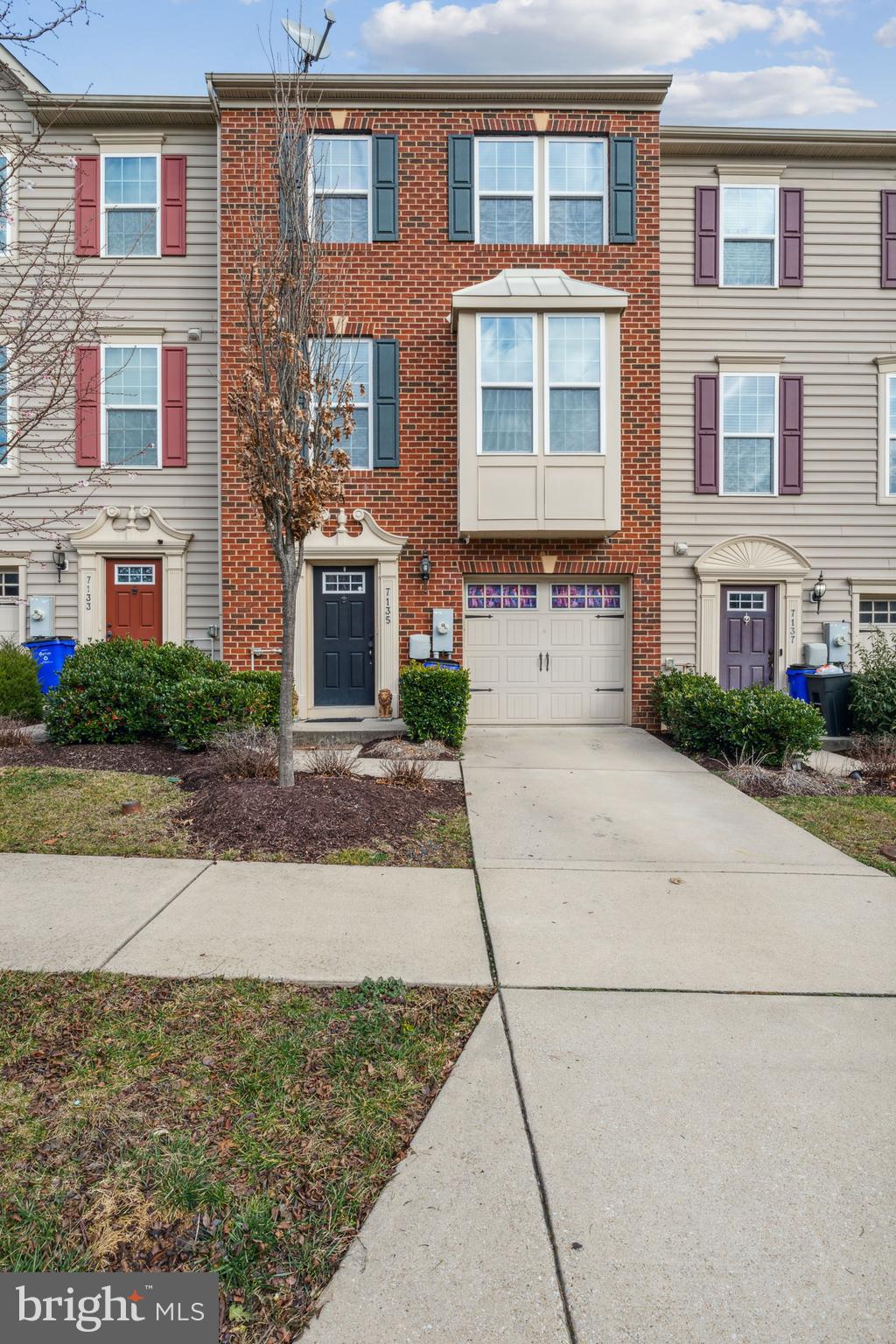 HOWARD SQUARE - Residential Lease