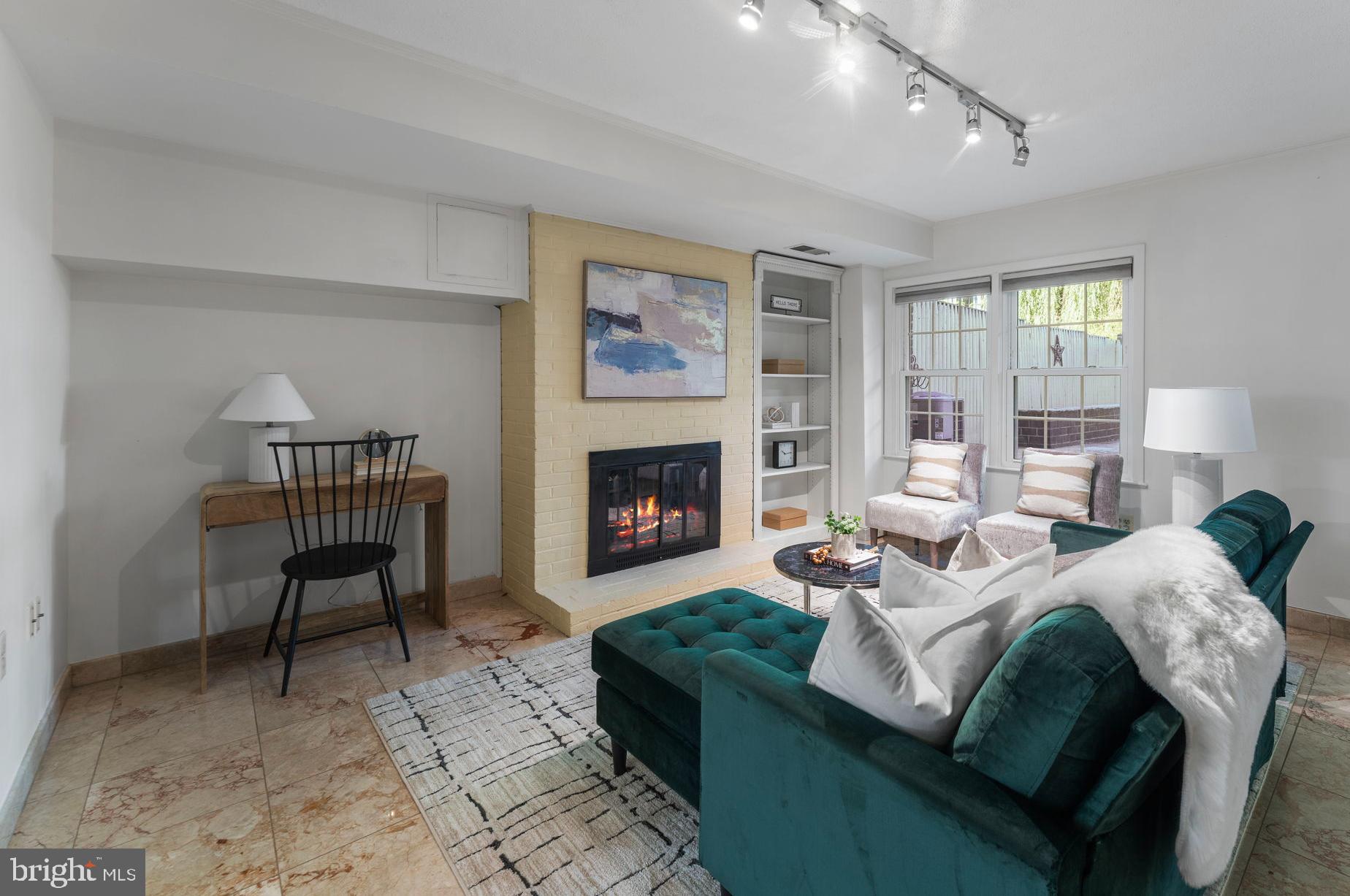 YATES GARDENS - Residential