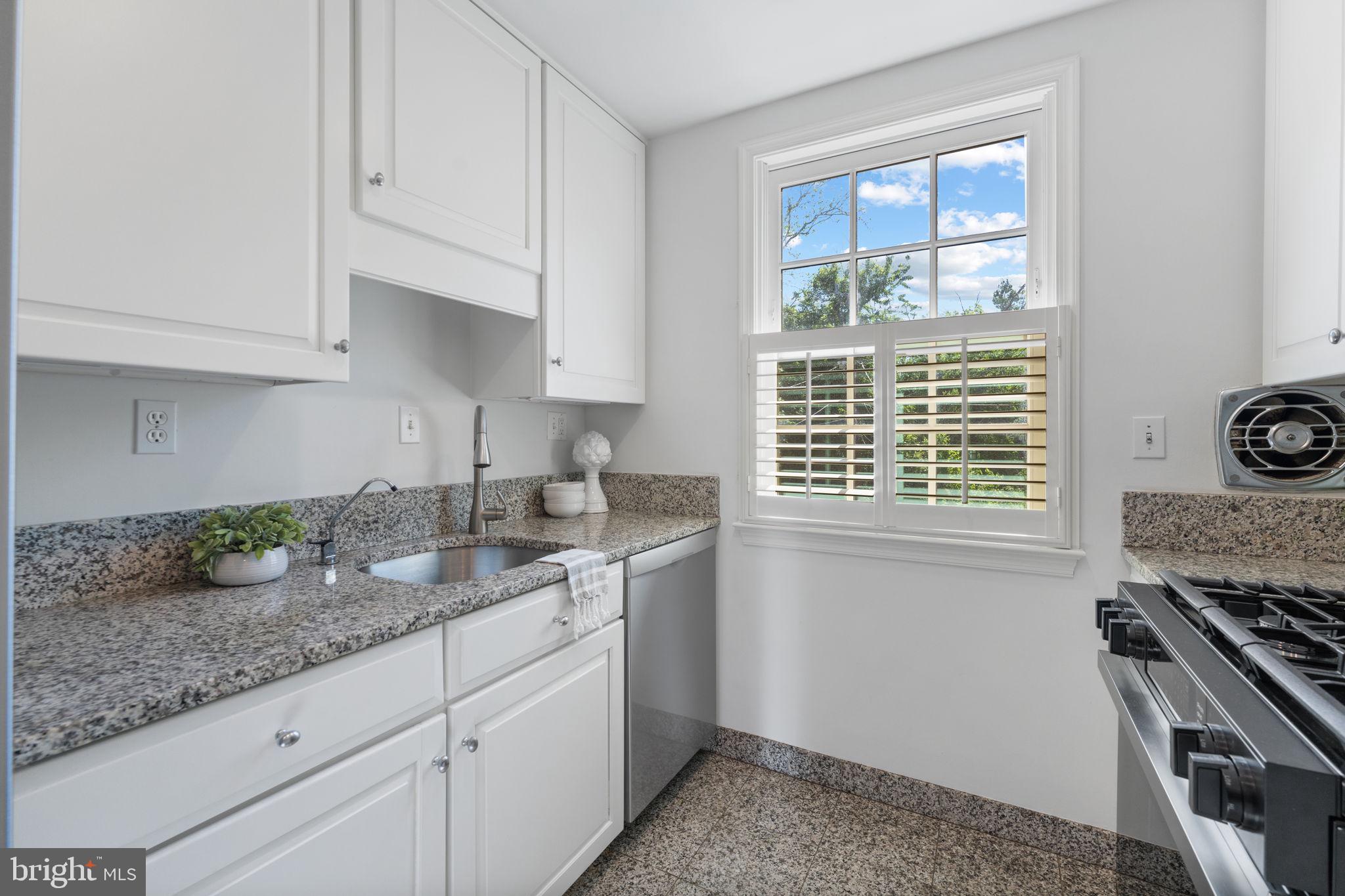 YATES GARDENS - Residential