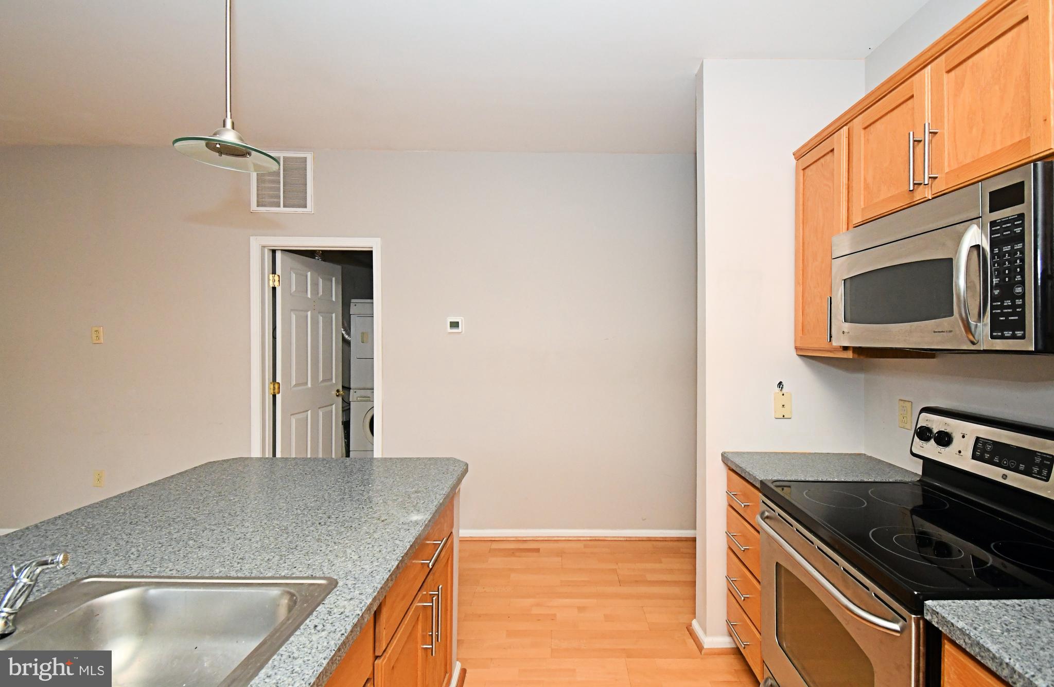 RENAISSANCE PLACE W - Residential Lease