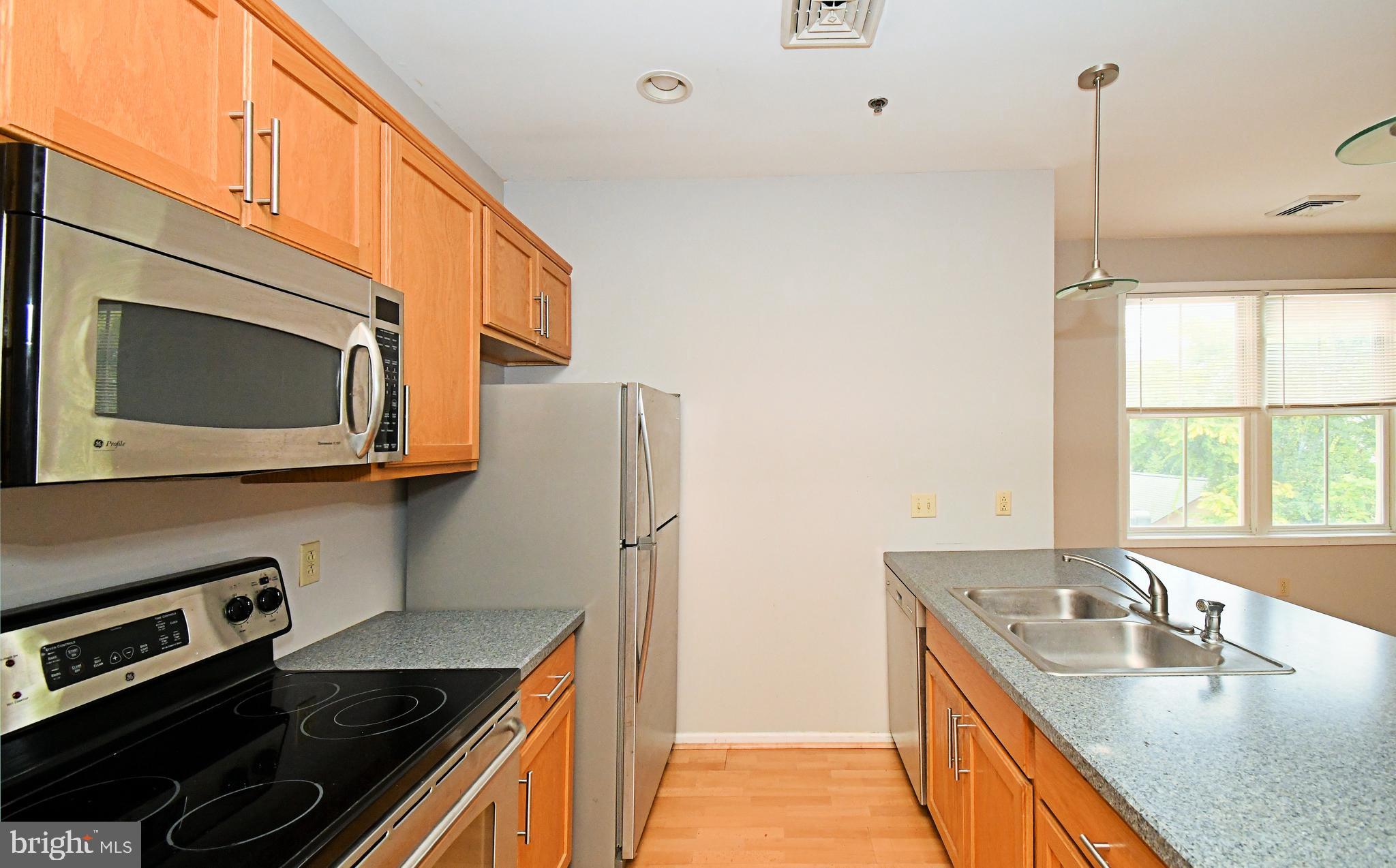 RENAISSANCE PLACE W - Residential Lease