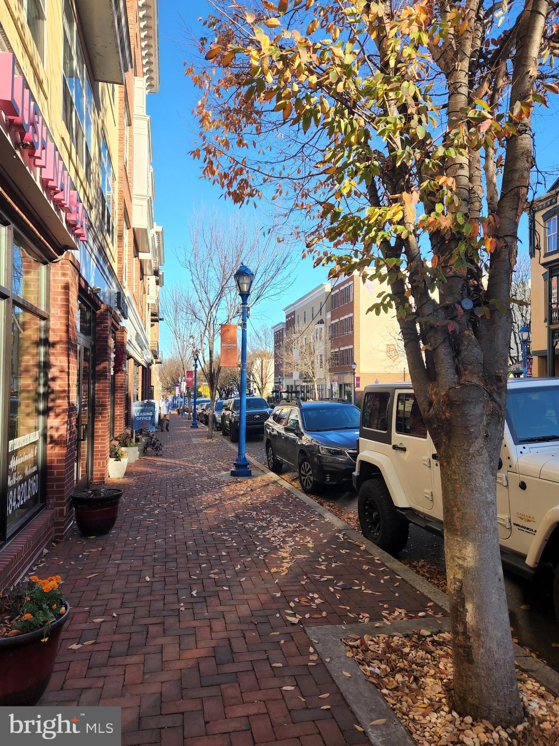 RENAISSANCE PLACE W - Residential Lease