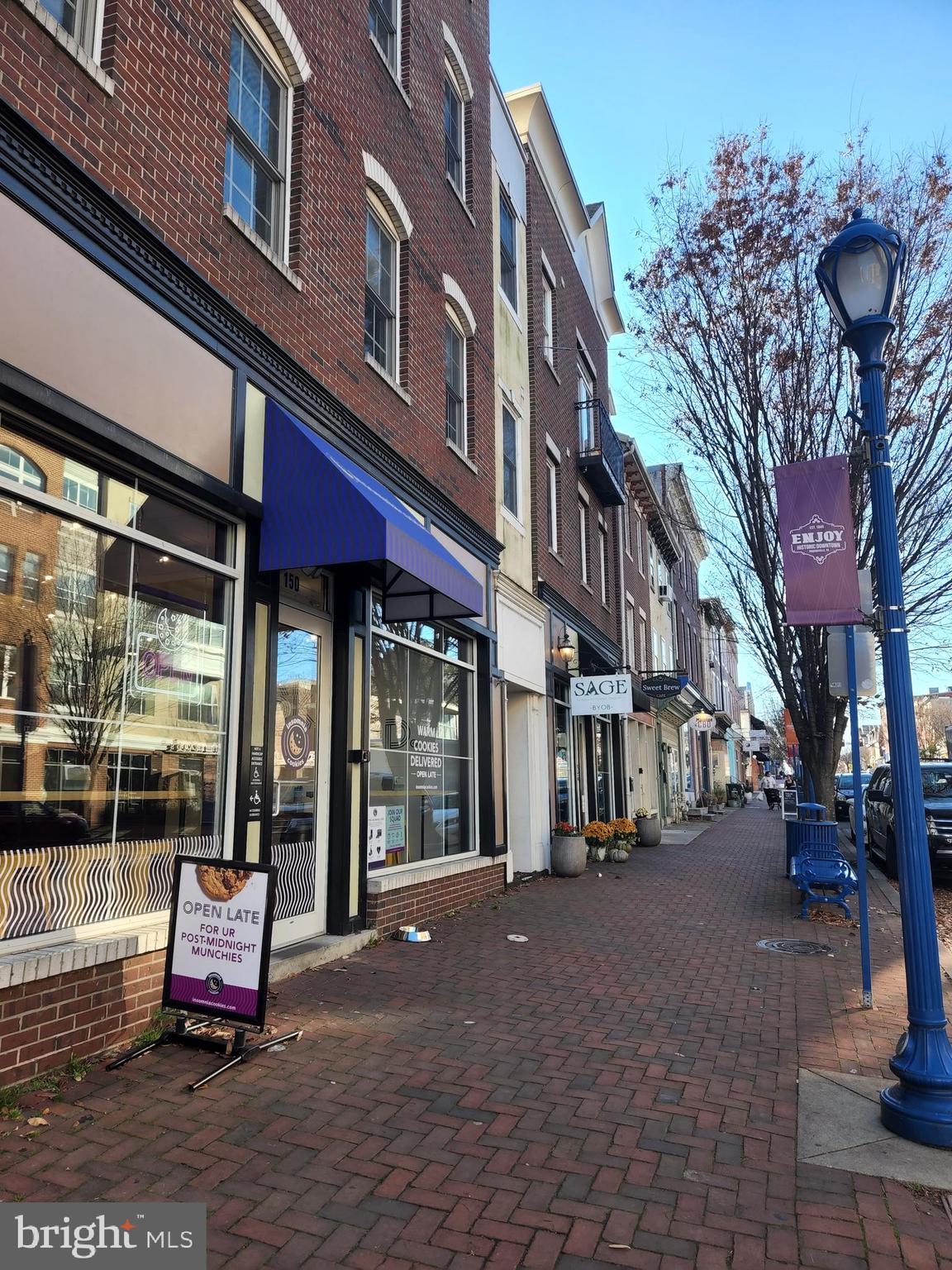 RENAISSANCE PLACE W - Residential Lease