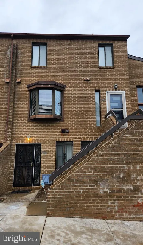 MLS: DCDC2239940