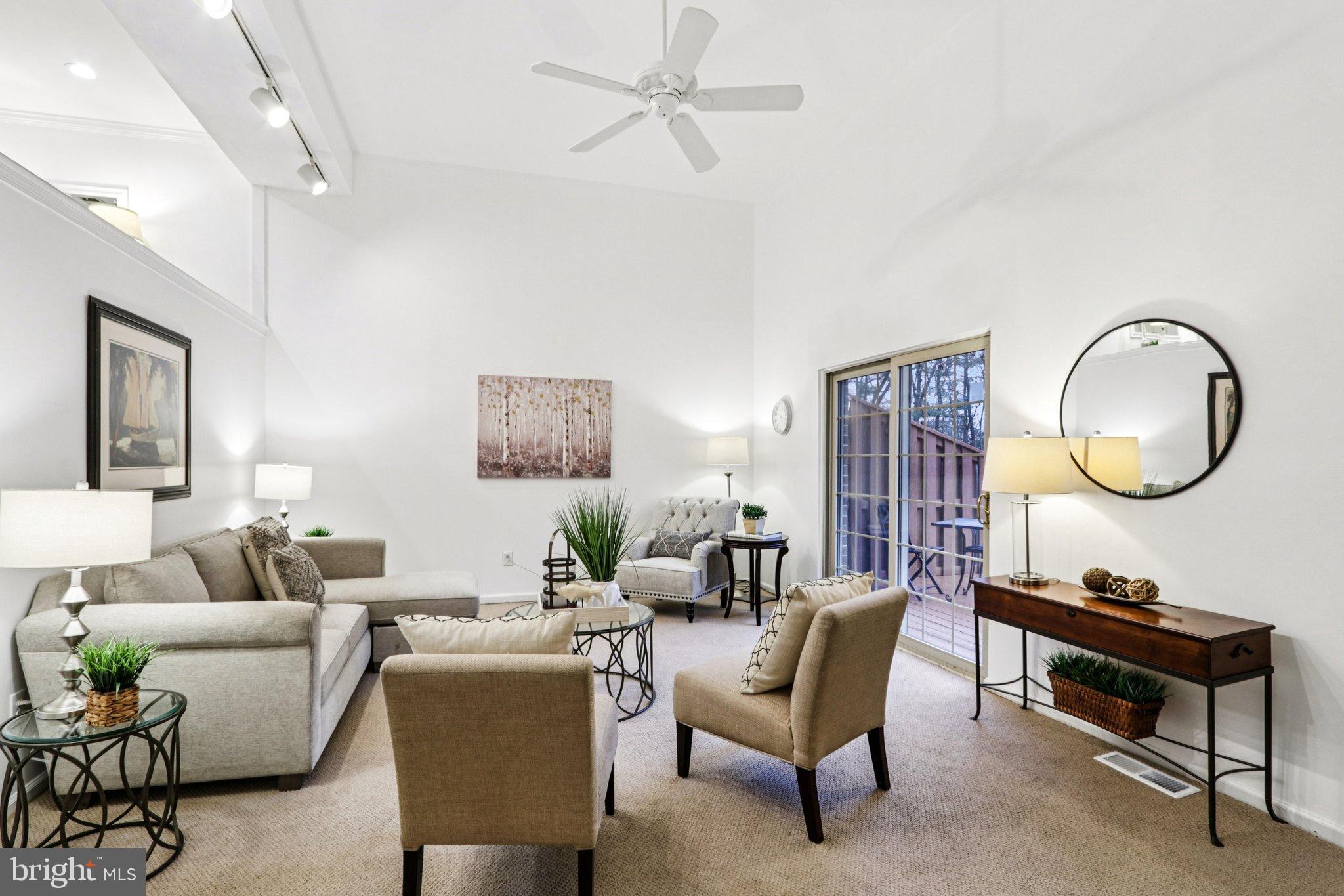 DEVON SQUARE - Residential