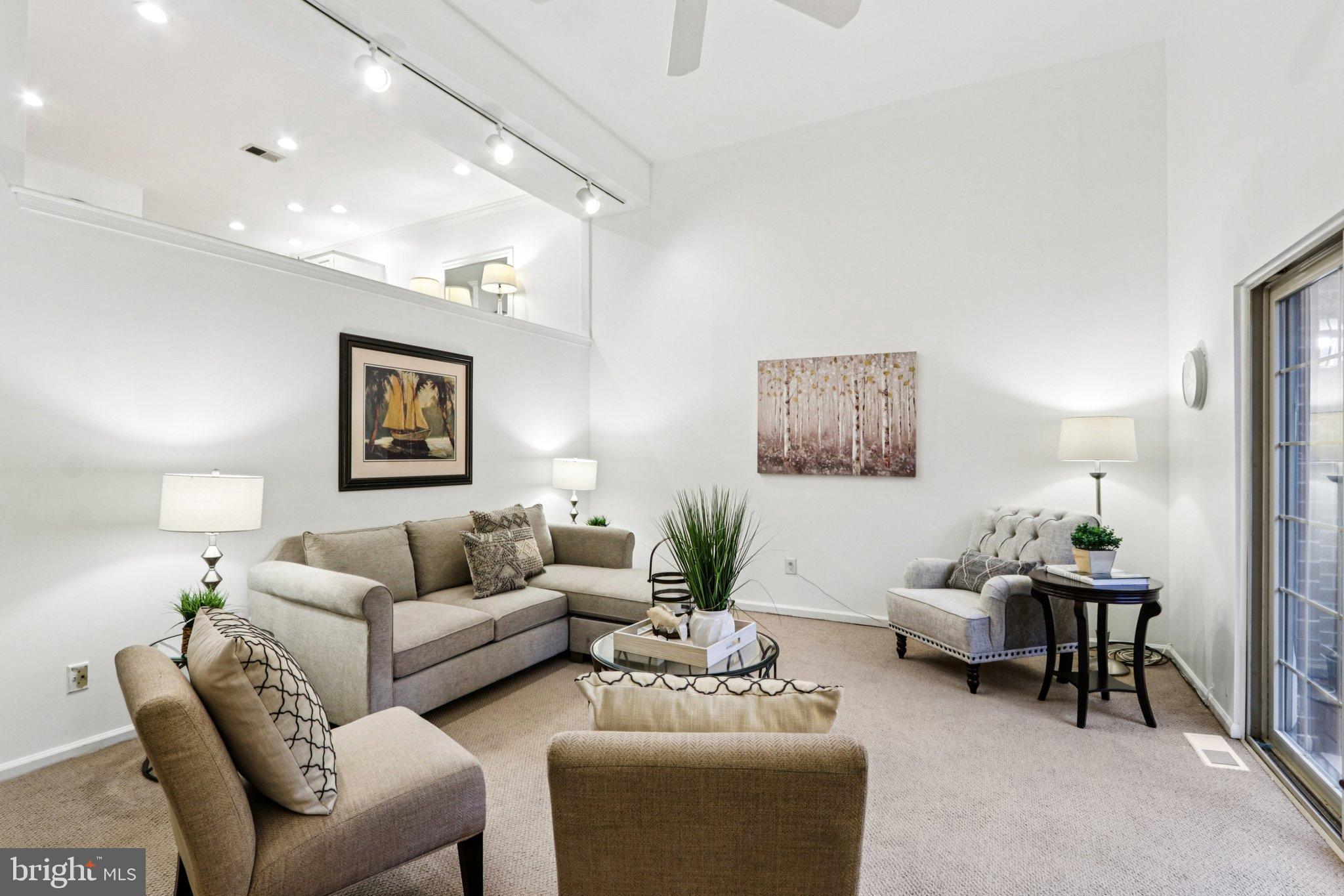 DEVON SQUARE - Residential