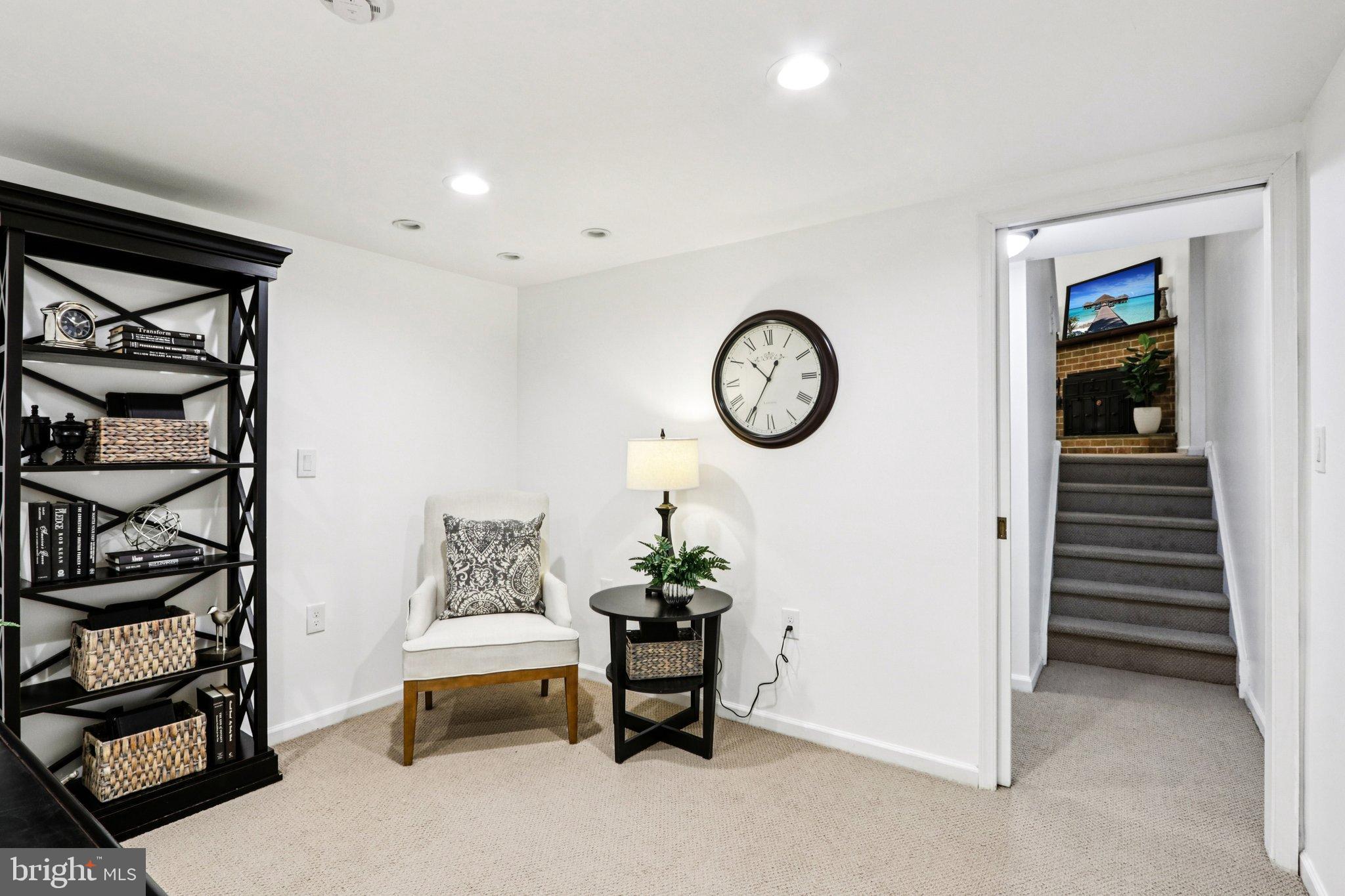 DEVON SQUARE - Residential