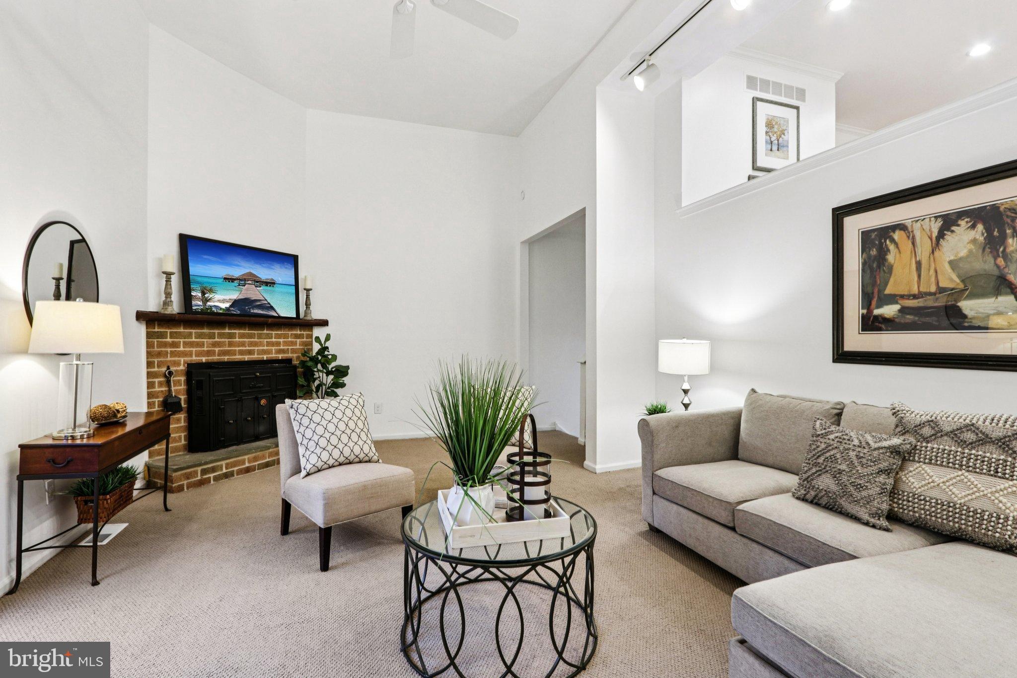 DEVON SQUARE - Residential