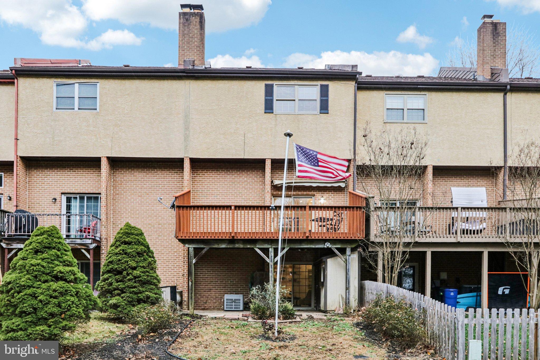 DEVON SQUARE - Residential
