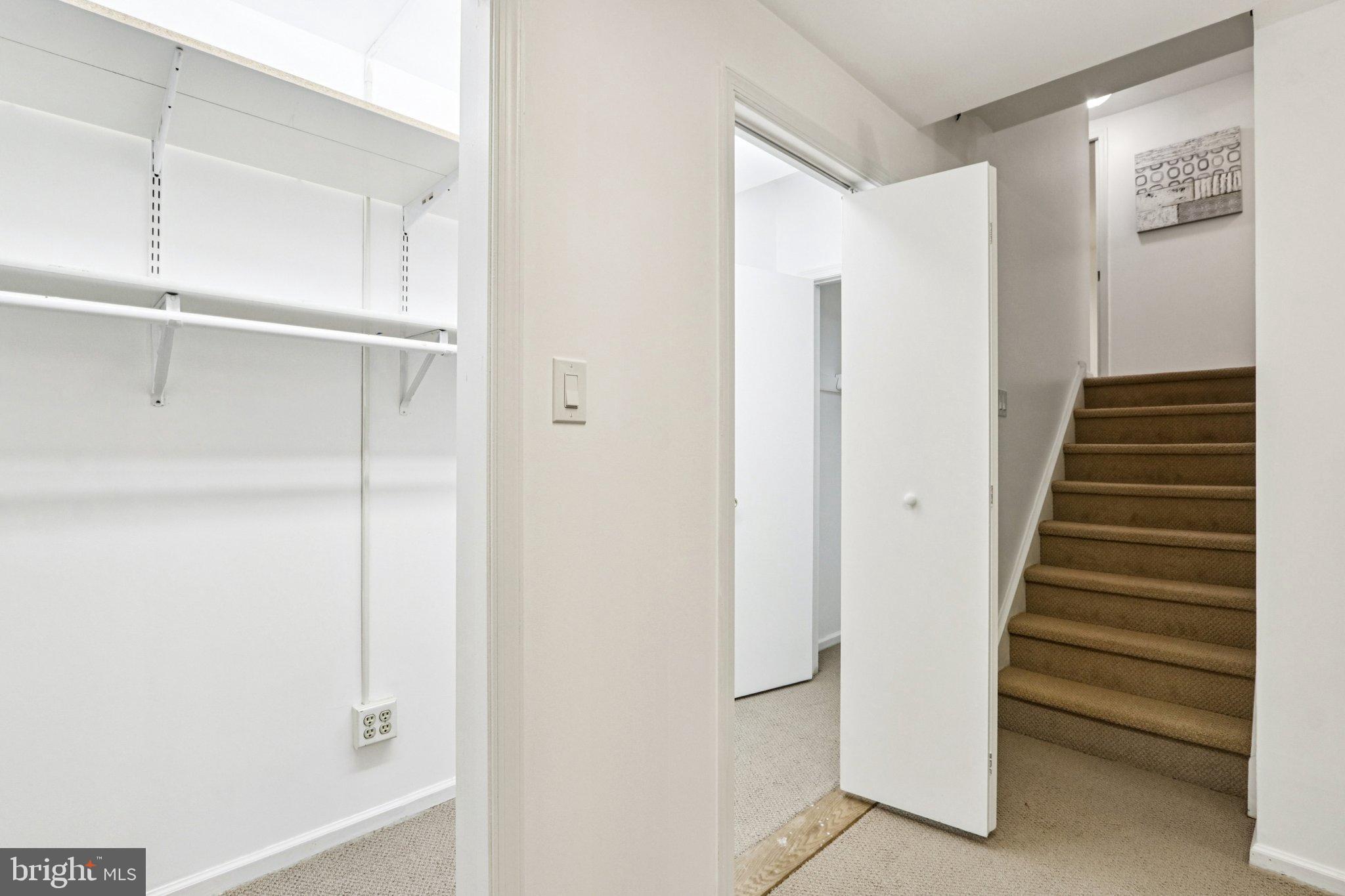 DEVON SQUARE - Residential